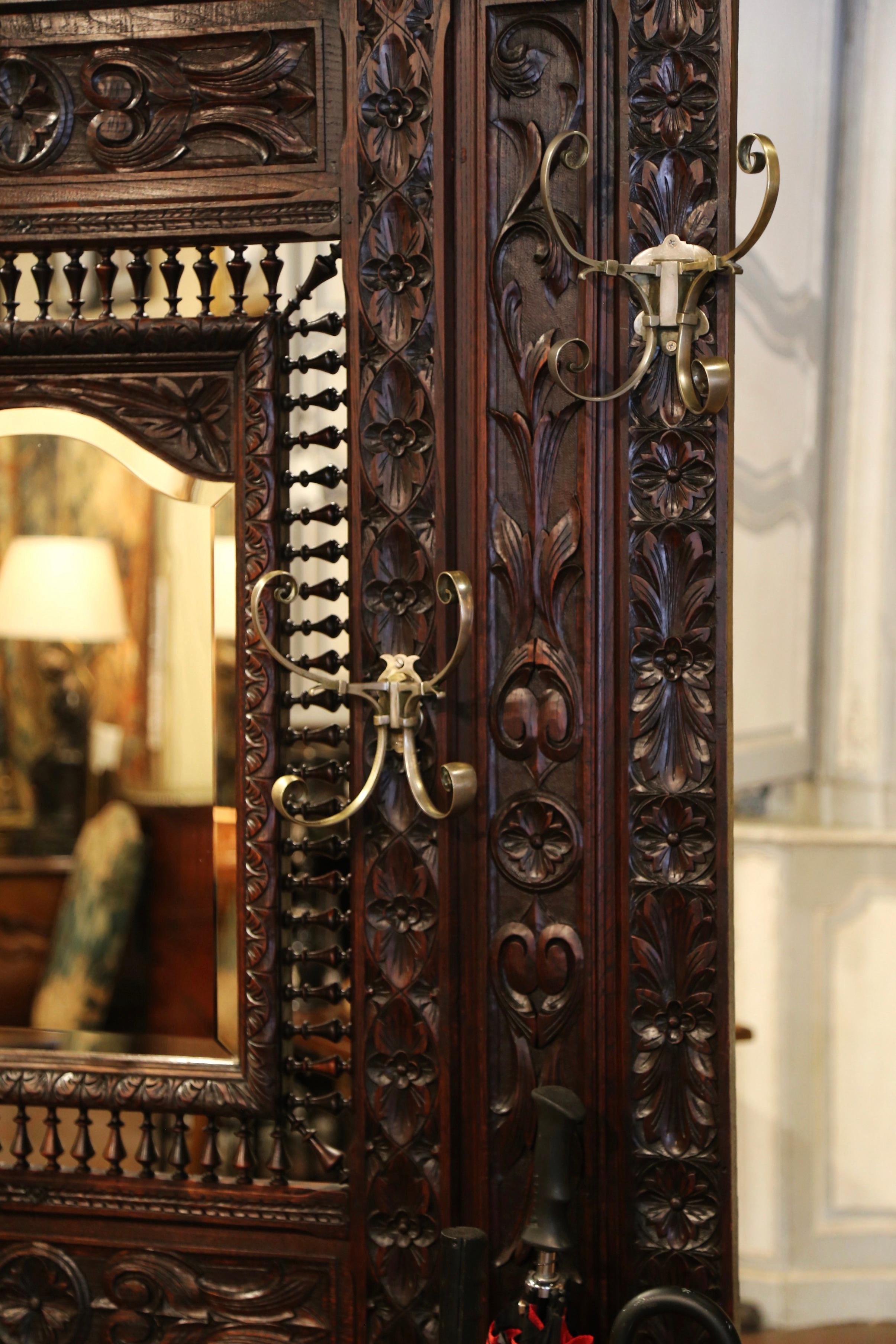 19th Century French Renaissance Carved Walnut Halltree Bench and Umbrella Stand 1