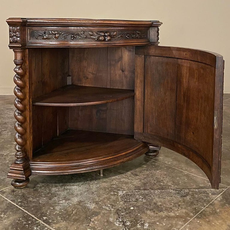 19th Century French Renaissance Corner Cabinet For Sale 2