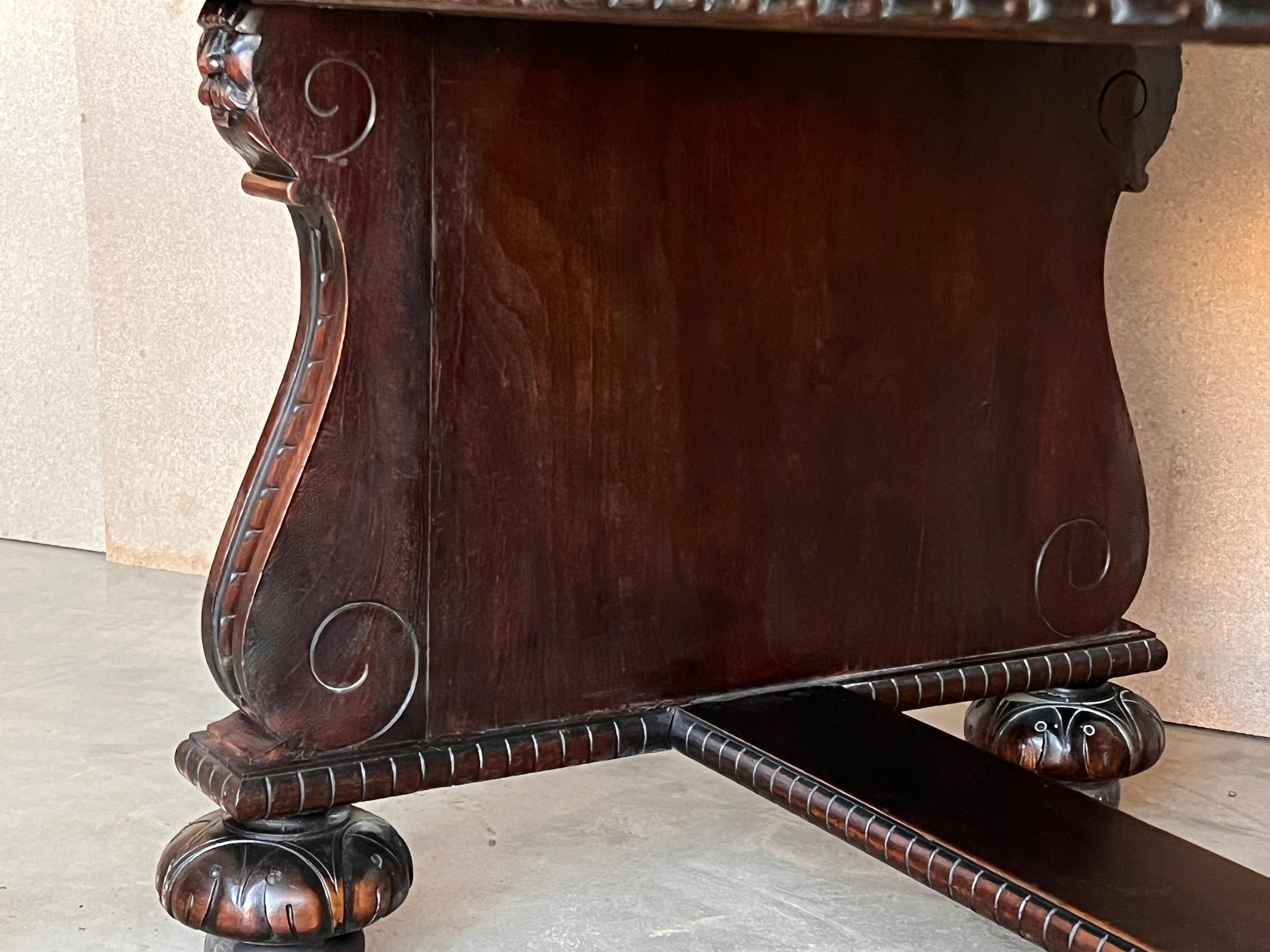 19th Century French Renaissance Desk with Three drawers For Sale 12