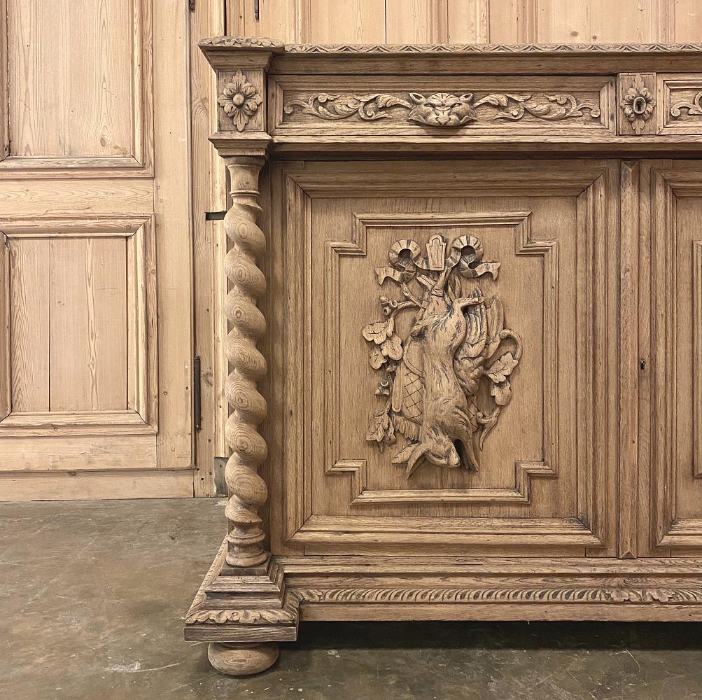 19th Century French Renaissance Hunt Buffet in Stripped Oak In Good Condition In Dallas, TX