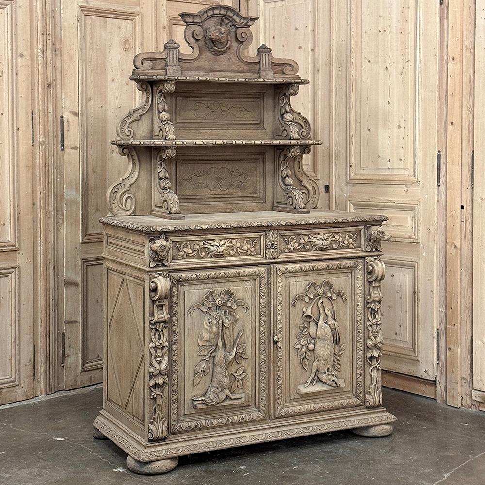 Il Buffet di caccia rinascimentale francese del XIX secolo ~ Vaisselier è una meravigliosa opera d'arte dello scultore del legno!  Realizzato a mano e intagliato da una fitta quercia bianca di vecchia data, presenta un'architettura classica