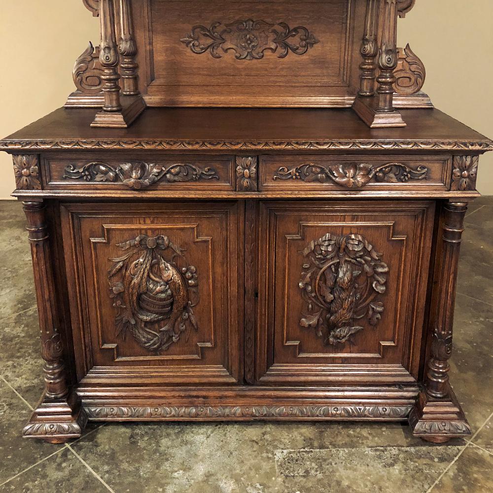 Sculpté à la main Buffet Vaisselier de chasse de la Renaissance française du 19ème siècle en vente