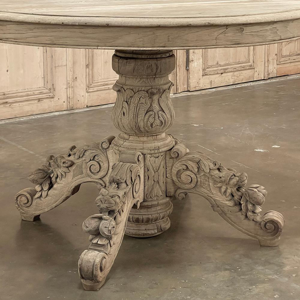 Table centrale ovale French Renaissance du 19e siècle ~ Table de salle à manger en chêne décapé en vente 2