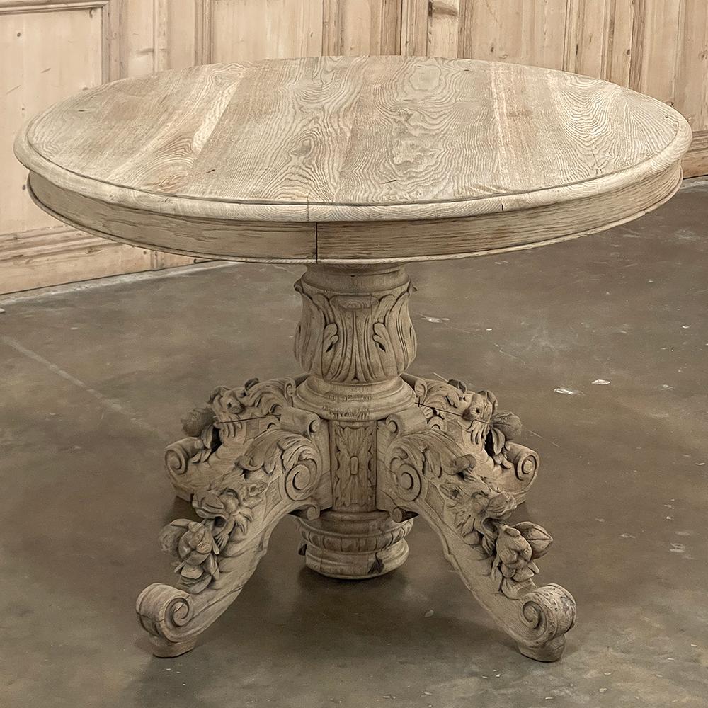 Sculpté à la main Table centrale ovale French Renaissance du 19e siècle ~ Table de salle à manger en chêne décapé en vente
