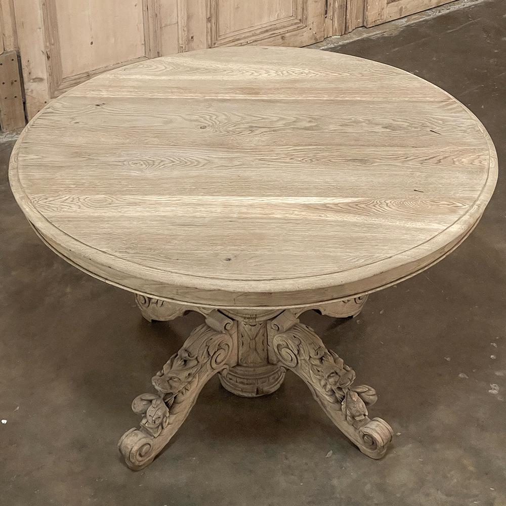 Table centrale ovale French Renaissance du 19e siècle ~ Table de salle à manger en chêne décapé Bon état - En vente à Dallas, TX