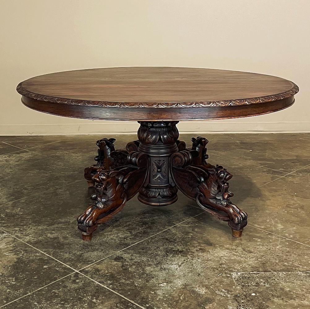 Hand-Carved 19th Century French Renaissance Oval Center Table For Sale