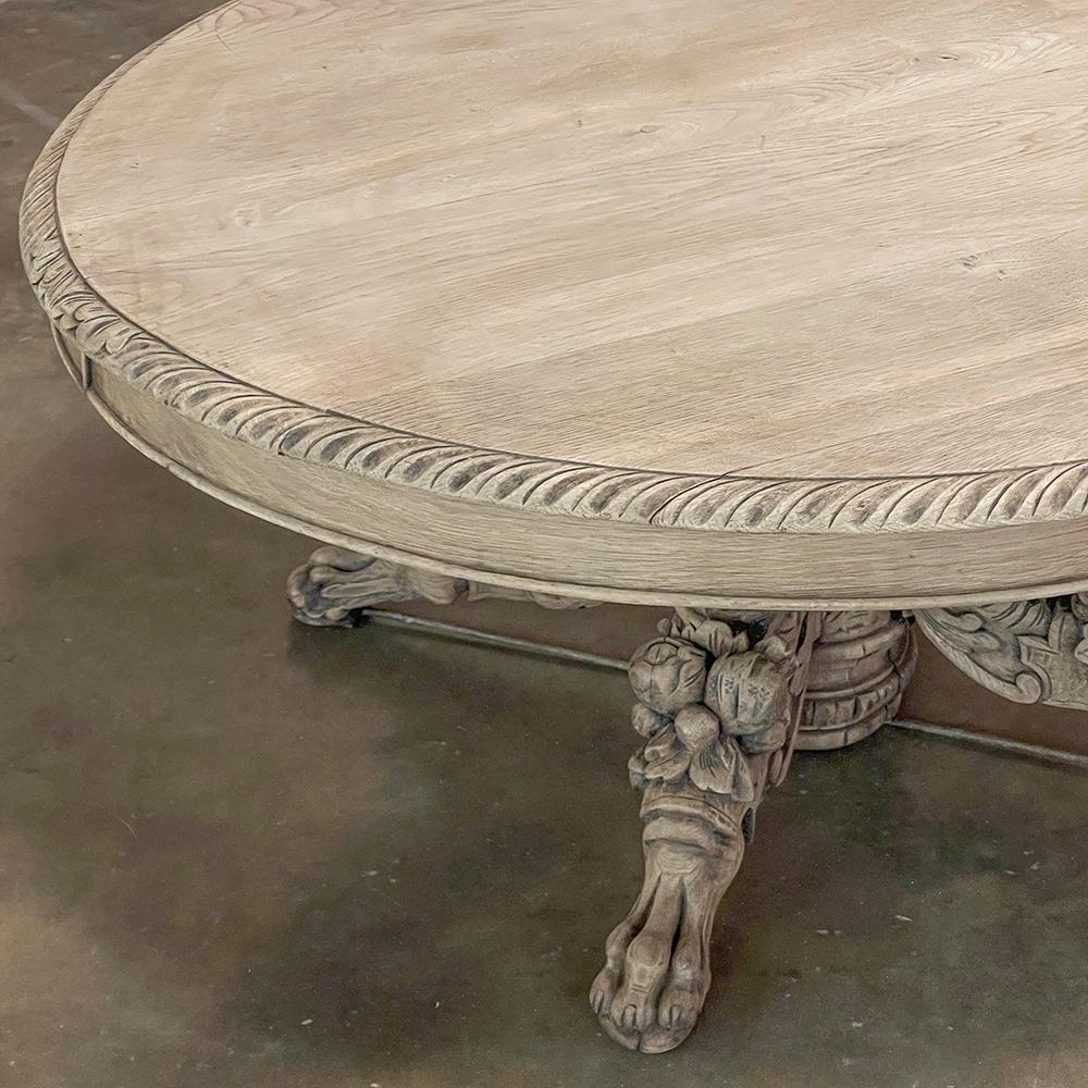 19th Century French Renaissance Revival Carved Oval Coffee Table For Sale 5