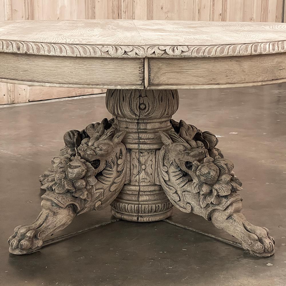 19th Century French Renaissance Revival Carved Oval Coffee Table For Sale 8