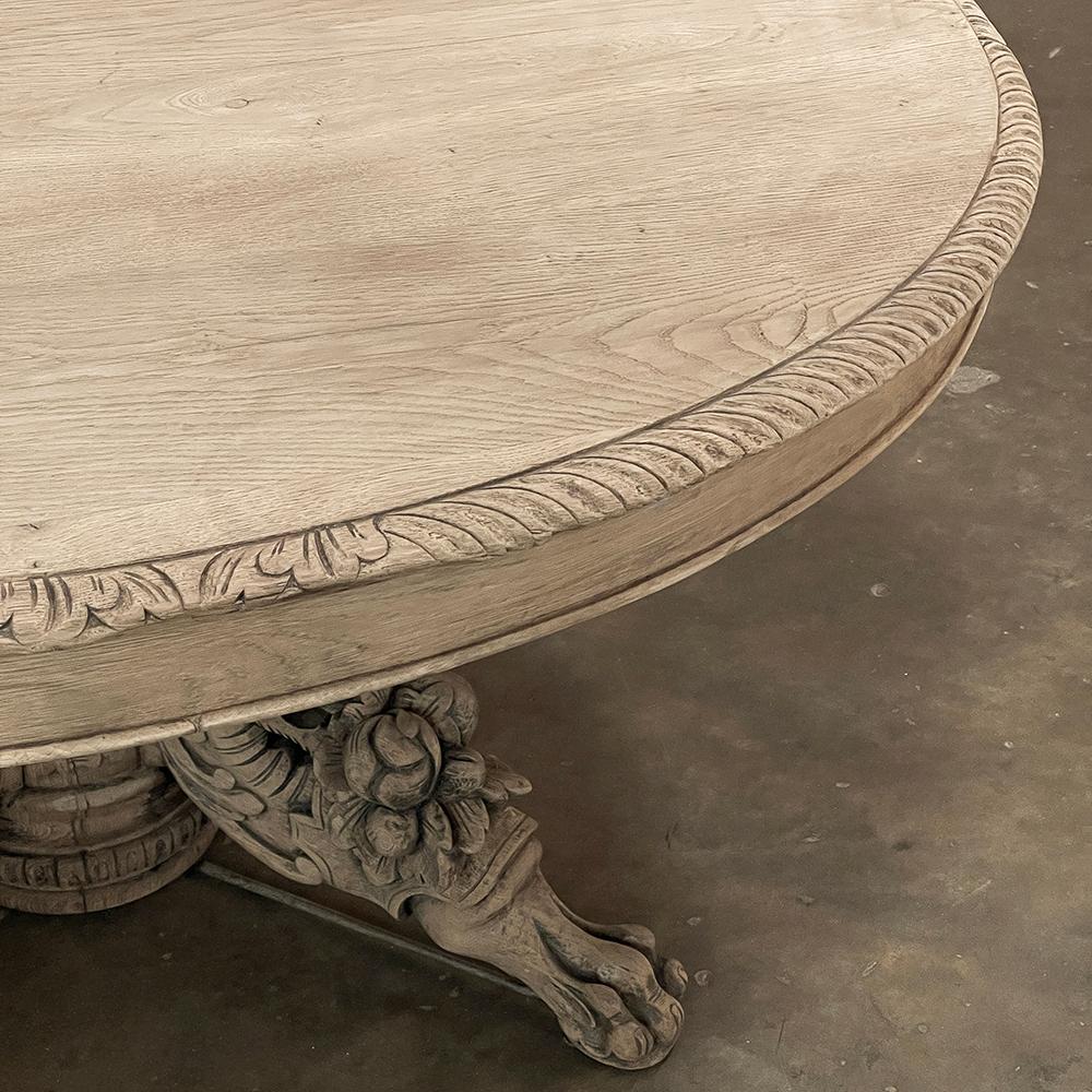 19th Century French Renaissance Revival Carved Oval Coffee Table For Sale 11