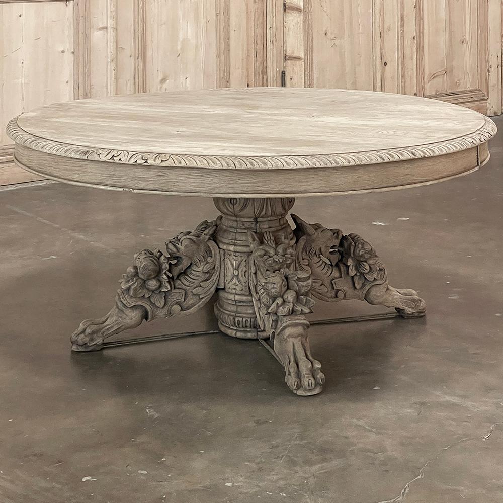 Néo-Renaissance Table basse ovale sculptée du 19e siècle French Renaissance Revive en vente