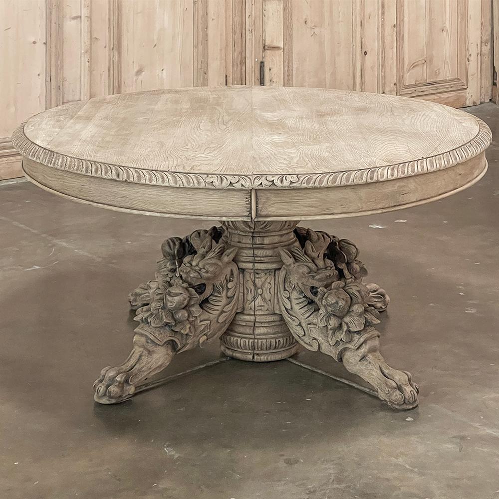 19th Century French Renaissance Revival Carved Oval Coffee Table In Good Condition For Sale In Dallas, TX