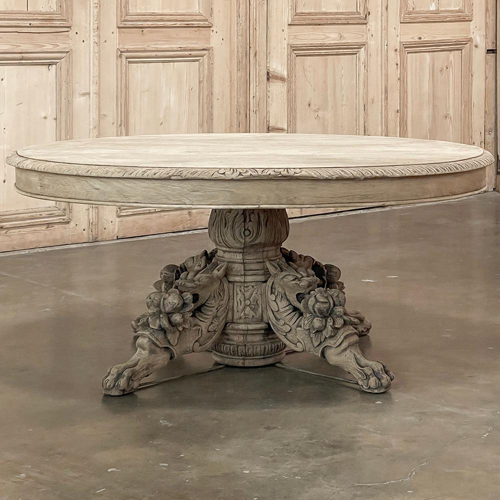 19th Century French Renaissance Revival Carved Oval Coffee Table For Sale 4