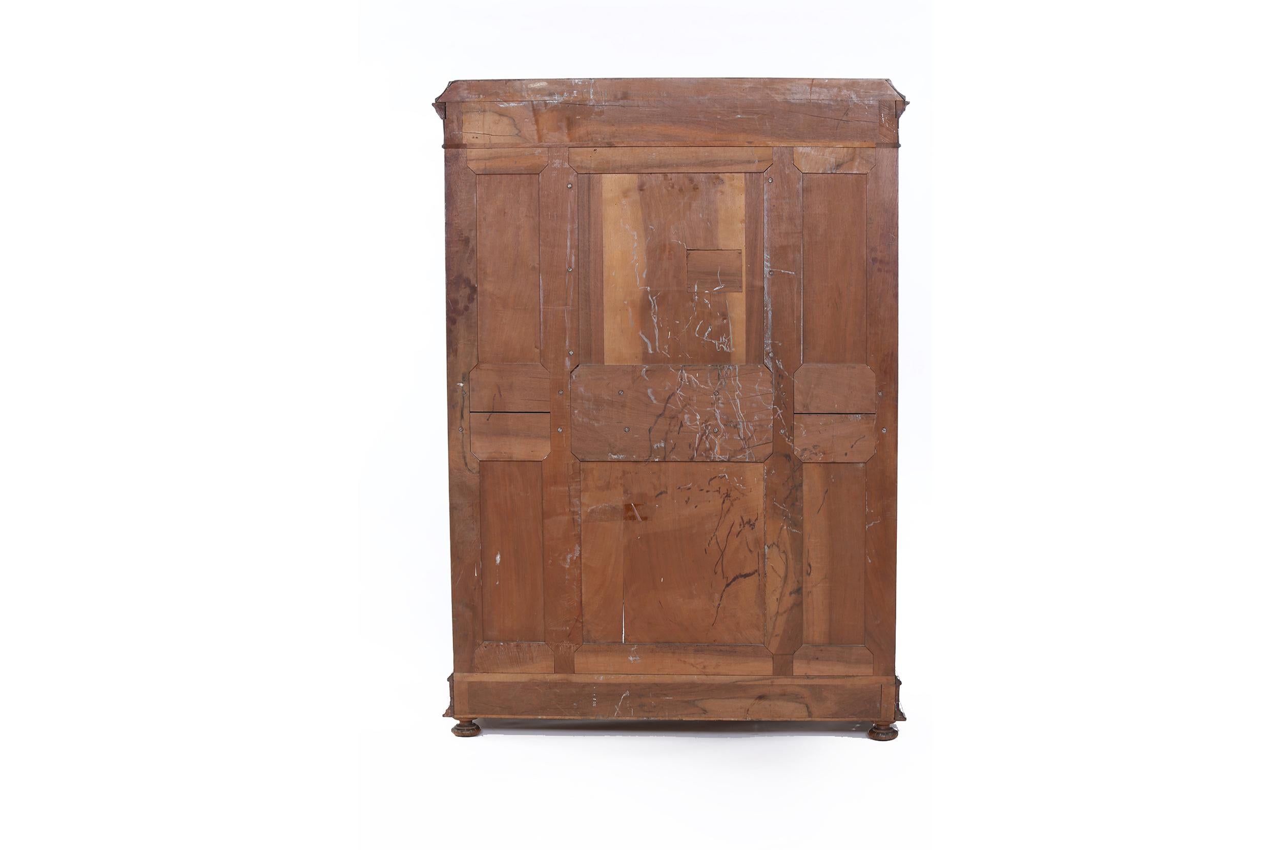 19th Century French Renaissance Revival Display Cabinet For Sale 4