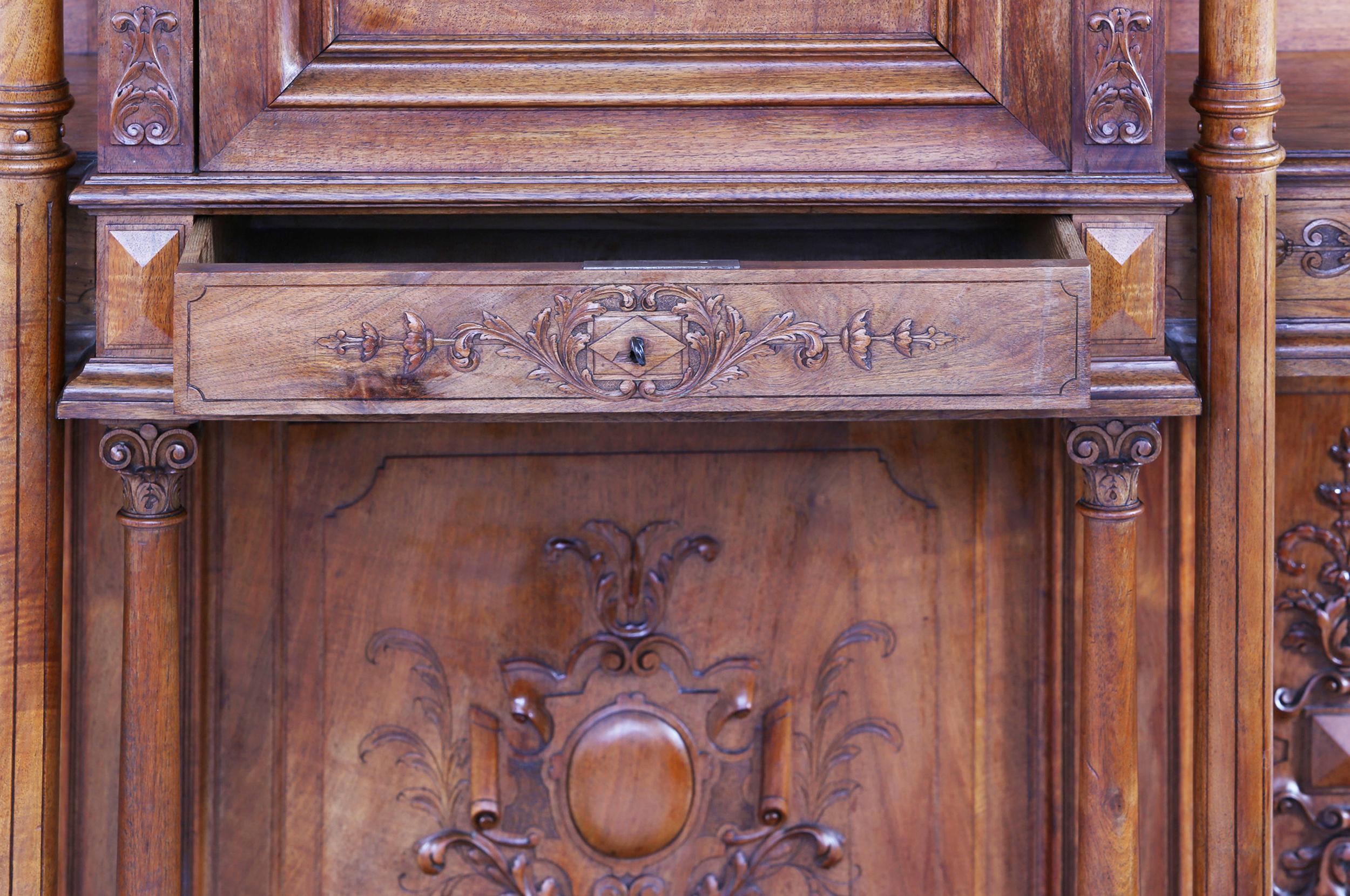 19th Century French Renaissance Revival Display Cabinet For Sale 1