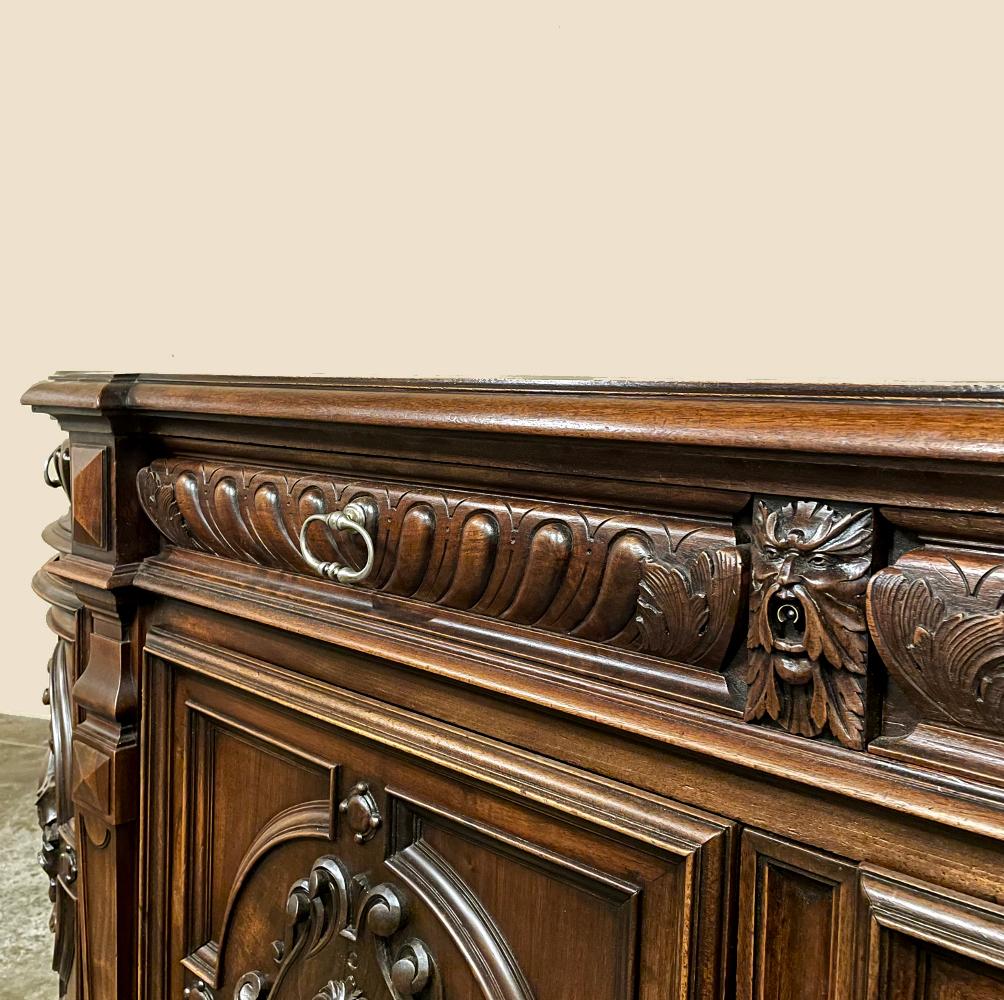 19th Century French Renaissance Revival Walnut Buffet For Sale 10