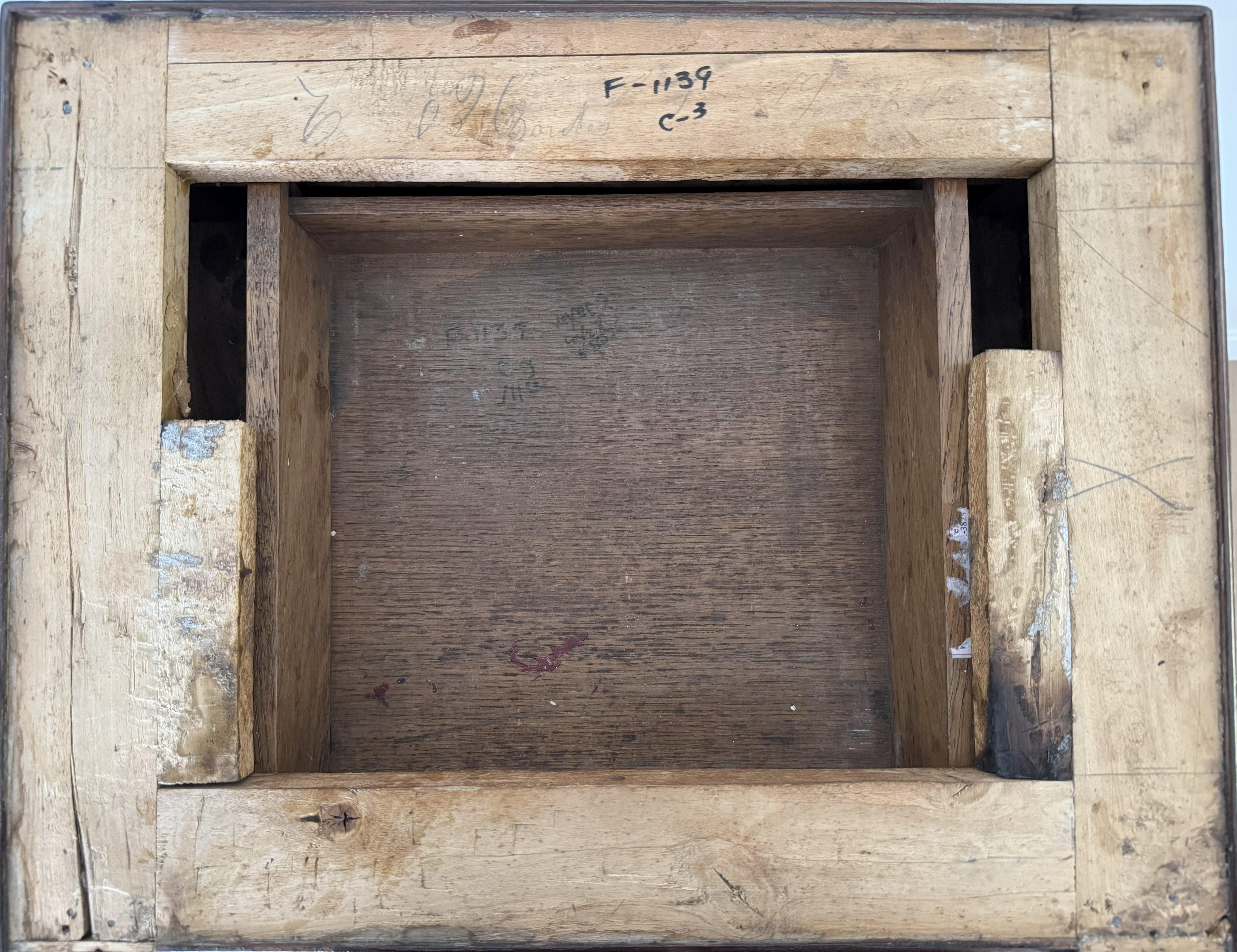 Französischer Nussbaumschrank der Renaissance aus dem 19. Jahrhundert mit Marmorplatte (Holz) im Angebot