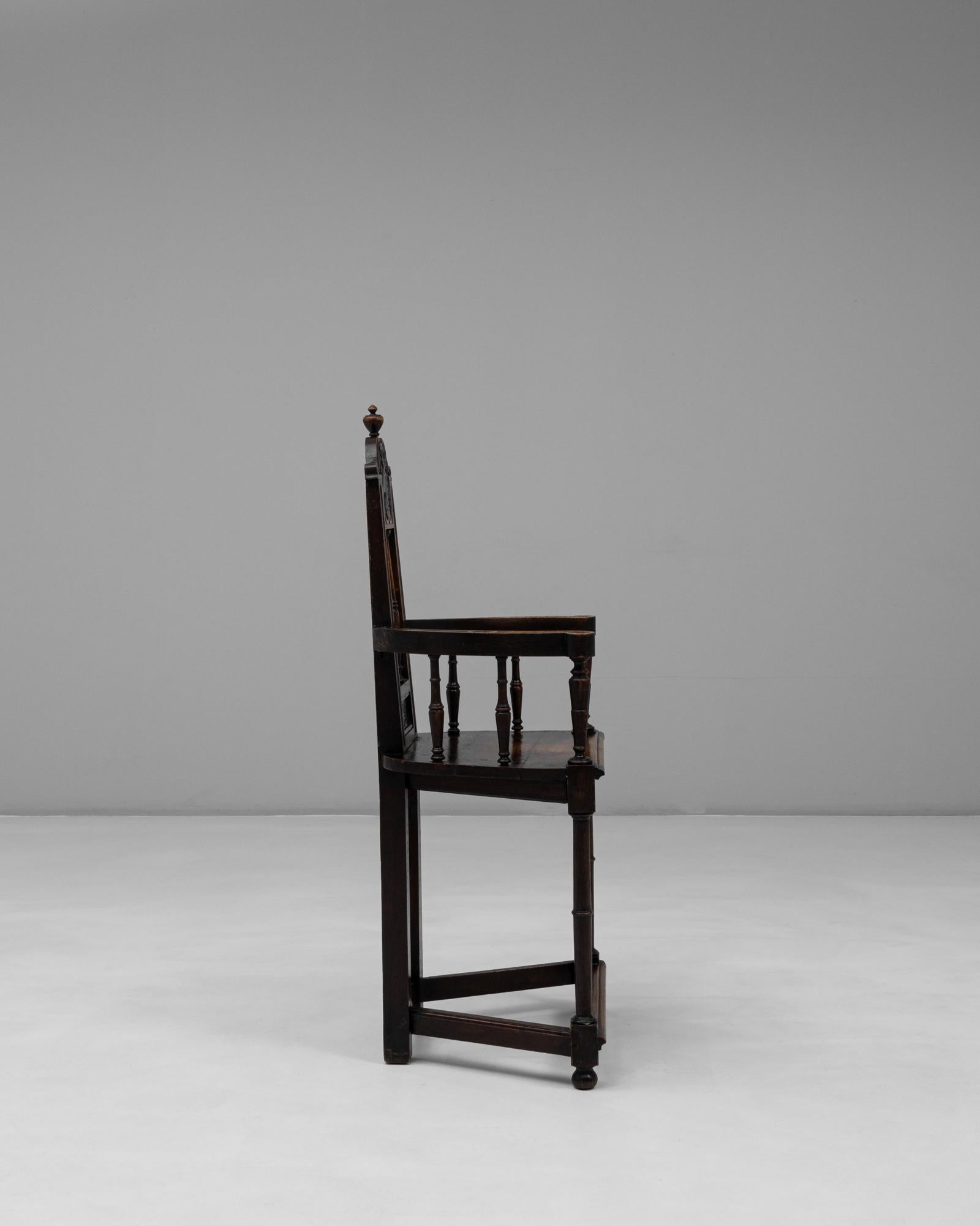 Sillón de madera renacentista francés del siglo XIX con pátina original Renacimiento renacentista en venta
