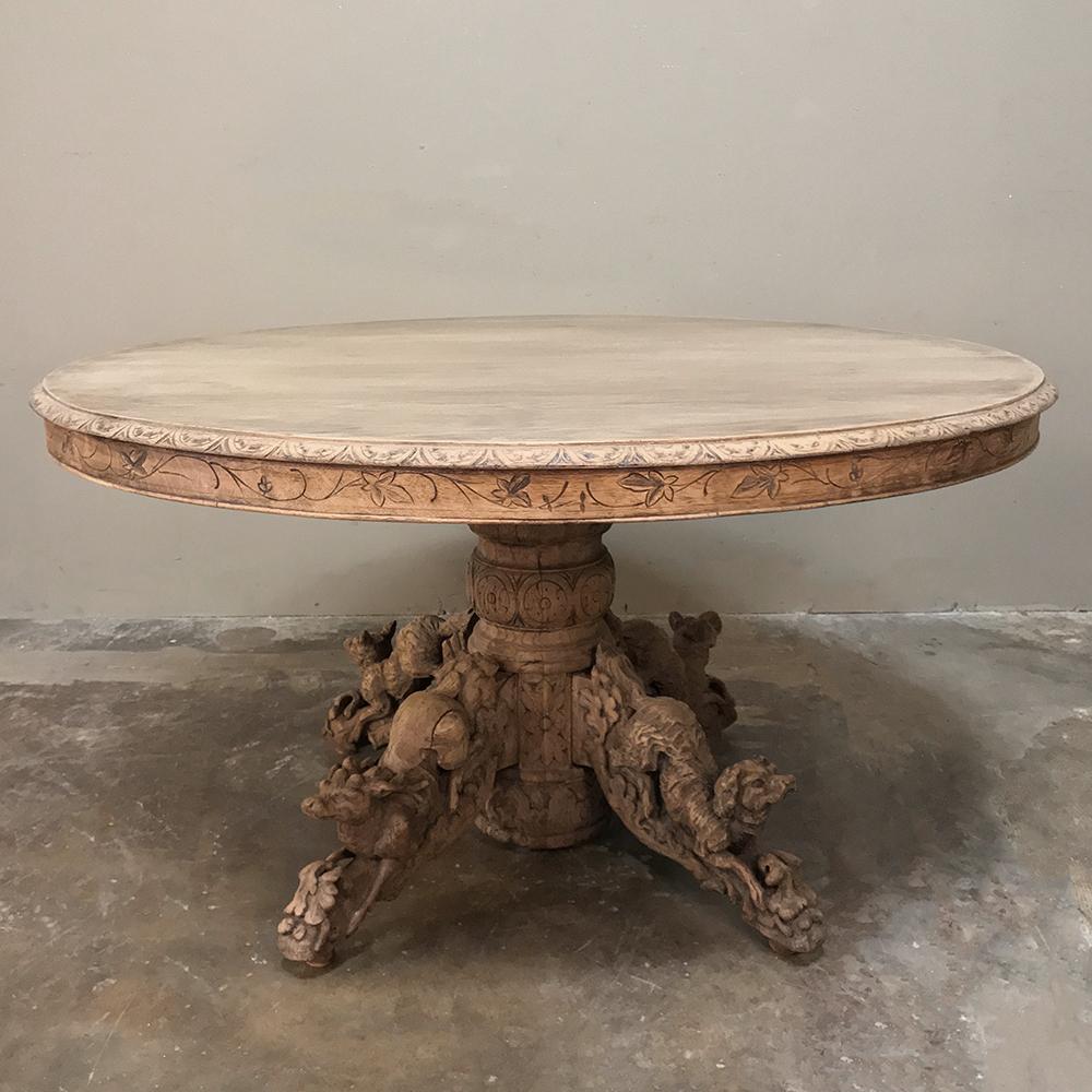 Hand-Carved 19th Century French Renaissance Stripped Oak Oval Hunt Table