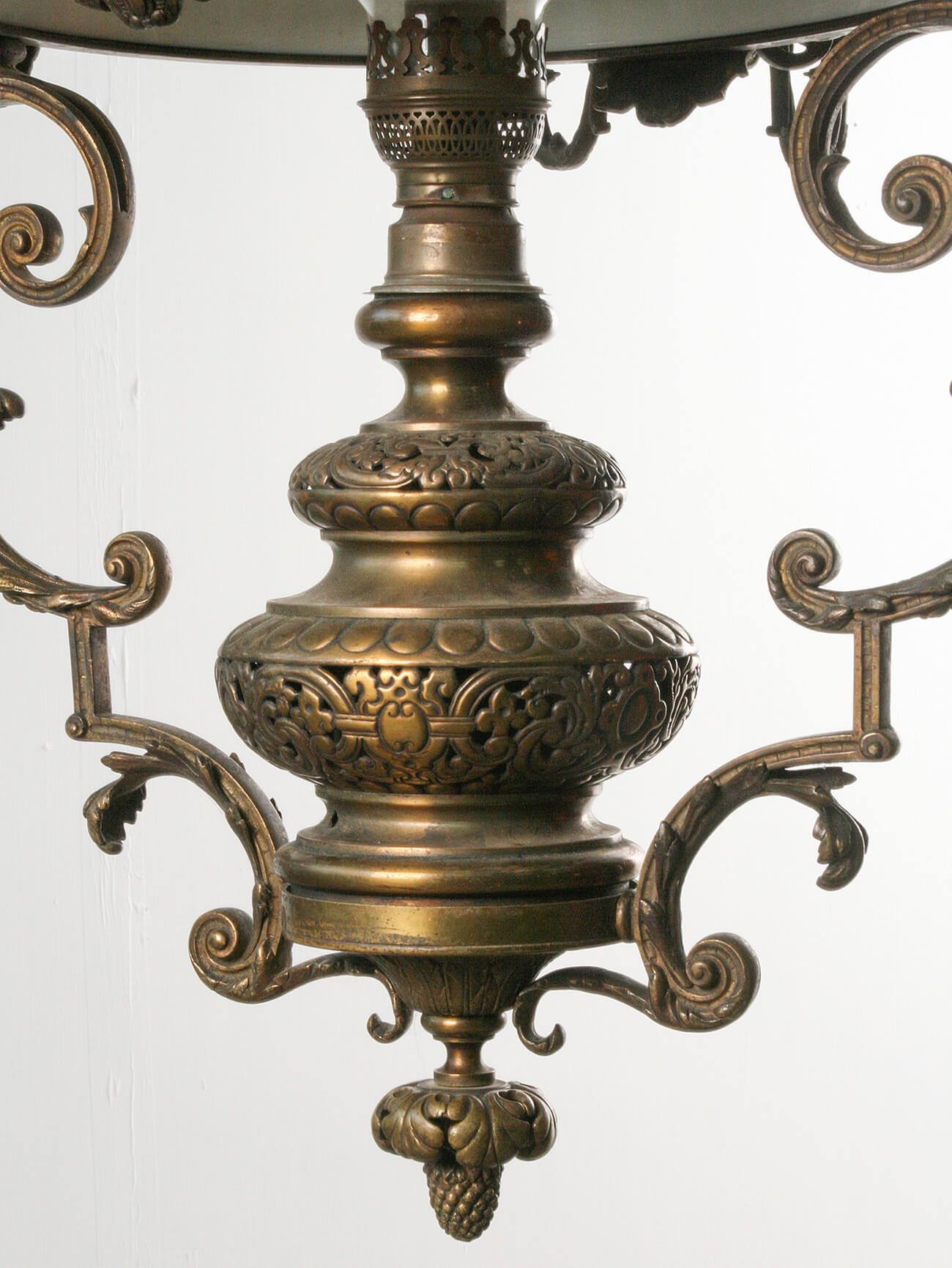 Lampe à suspension à huile en bronze de style Renaissance française du XIXe siècle Bon état - En vente à Casteren, Noord-Brabant