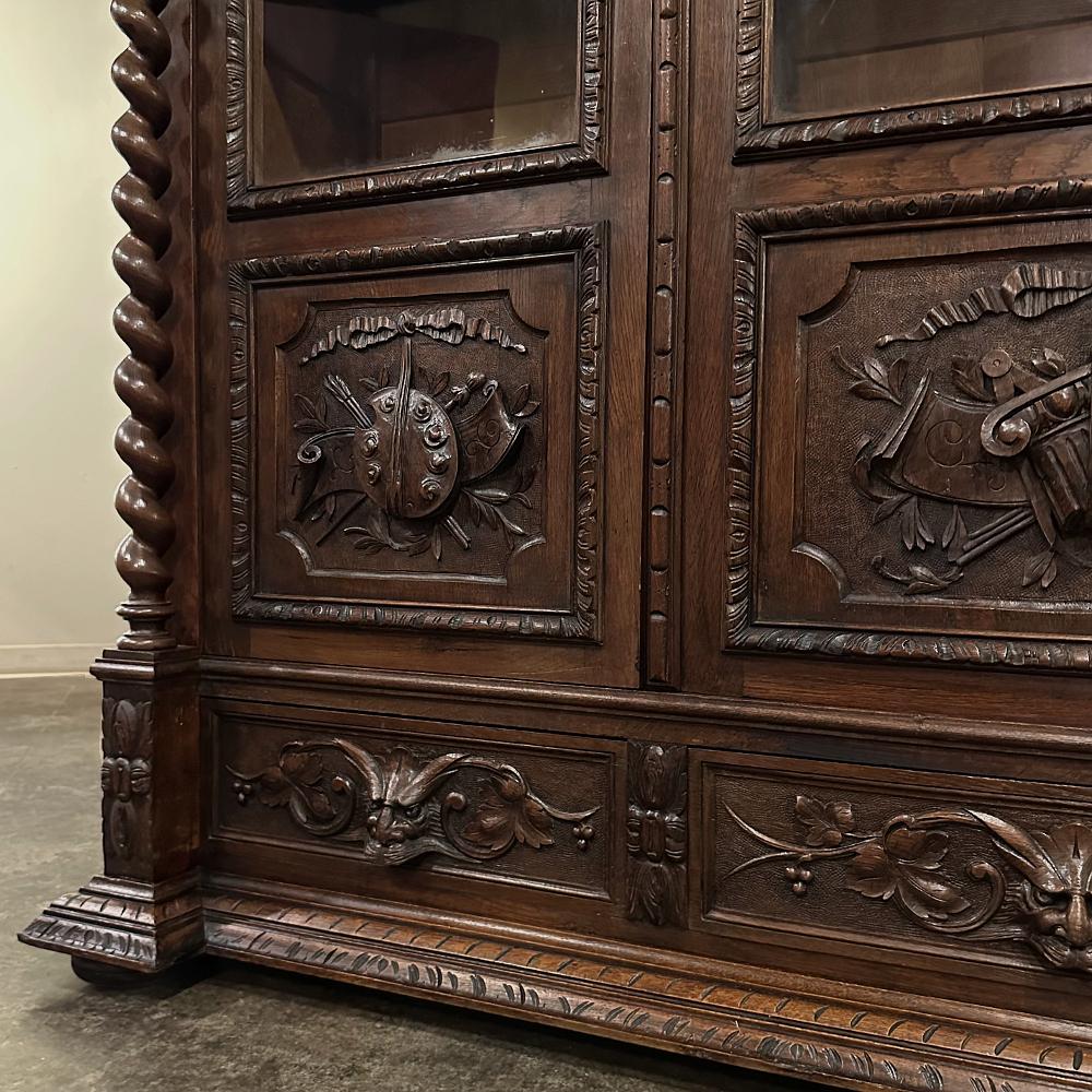 Bibliothèque triple du 19ème siècle French Renaissance ~ Cabinet d'exposition en vente 11