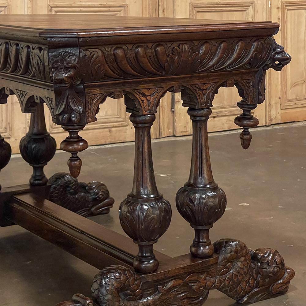 Sculpté à la main Table à écrire, bureau, Renaissance française du 19e siècle en vente