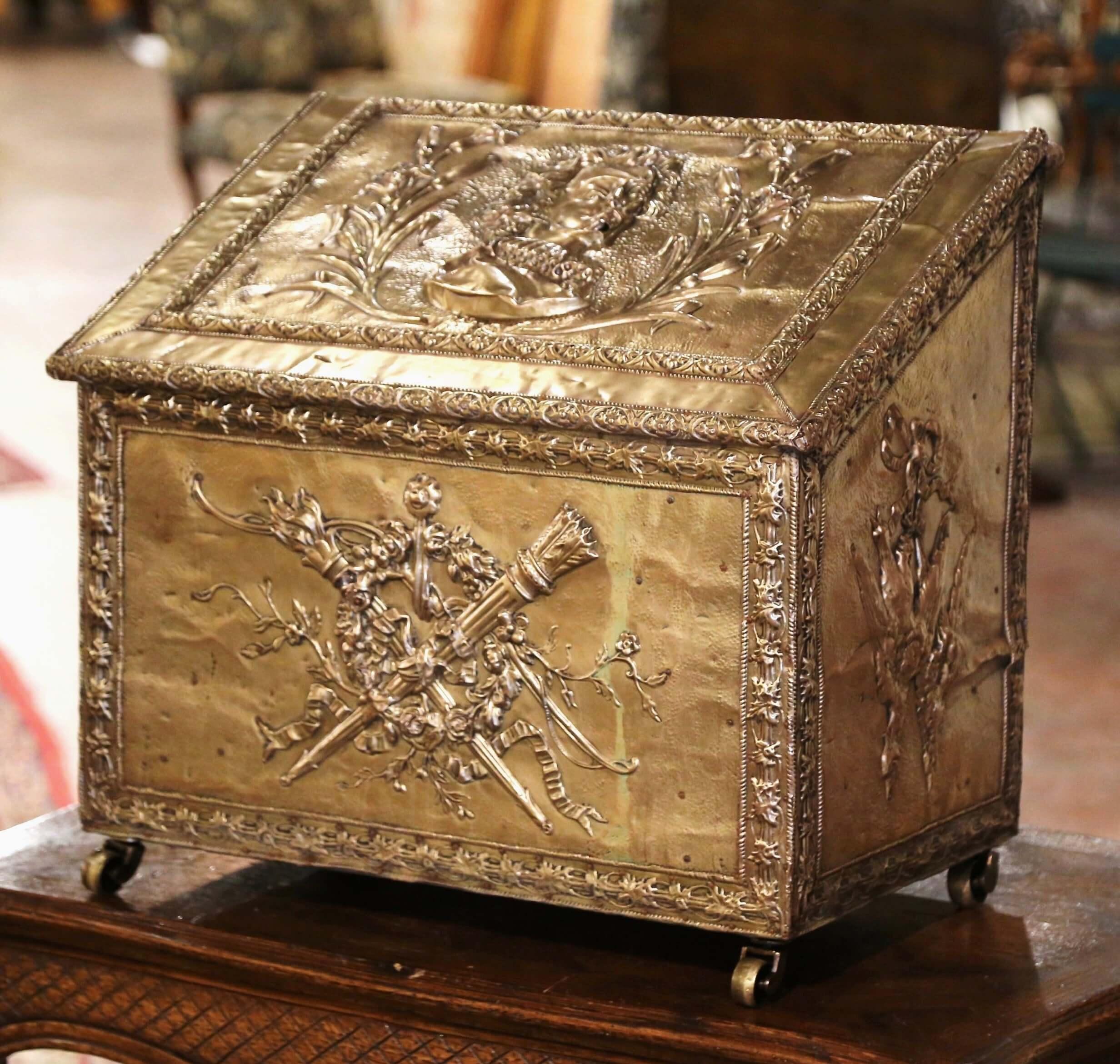 19th Century French Repousse Brass Clad Coal Bin on Casters with Hunt Motifs For Sale 1