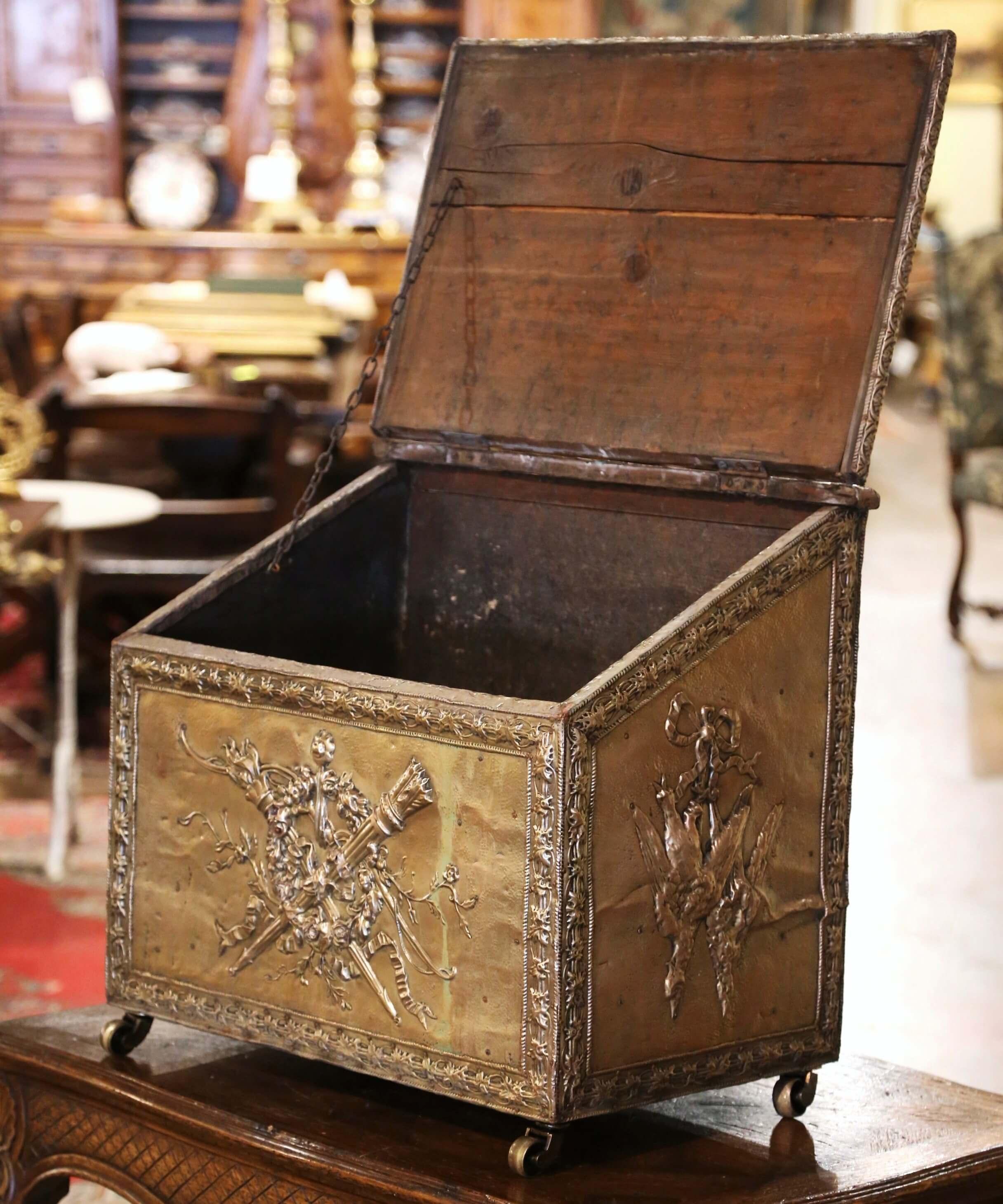 19th Century French Repousse Brass Clad Coal Bin on Casters with Hunt Motifs For Sale 3