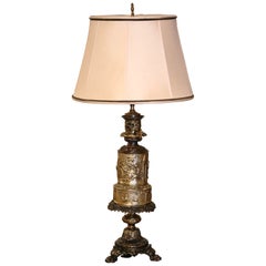 Französische Repousse-Messing-Ölgemälde-Tischlampe des 19. Jahrhunderts mit Tavernenszenen