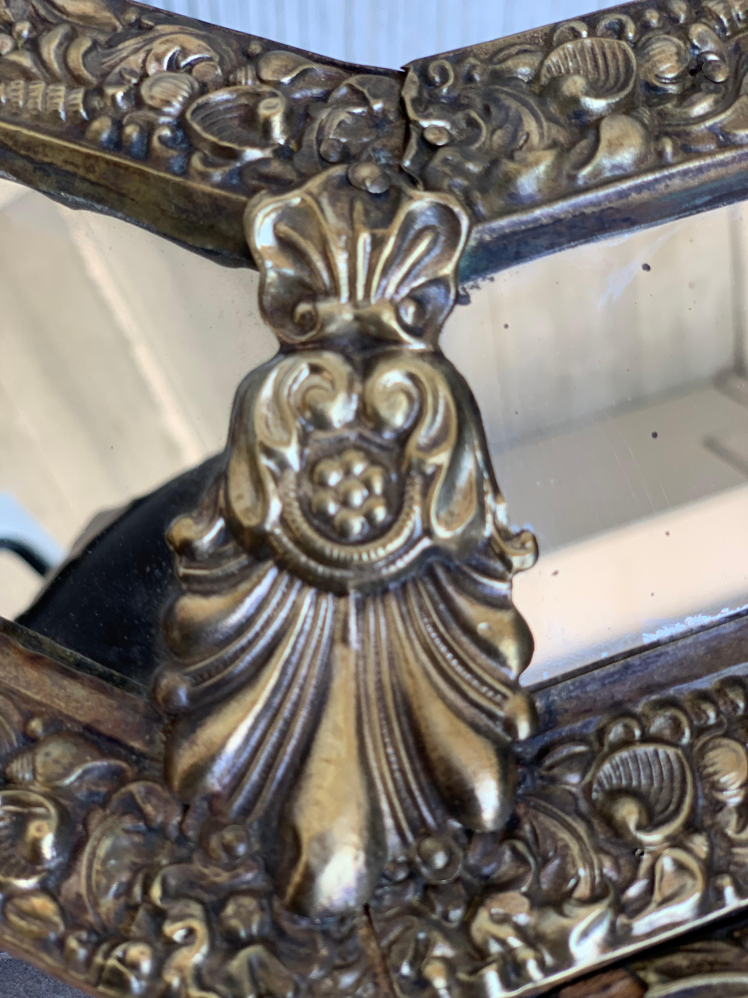 19th Century French Repousse Hexagonal Brass Relief Wall Mirror with Crest For Sale 7