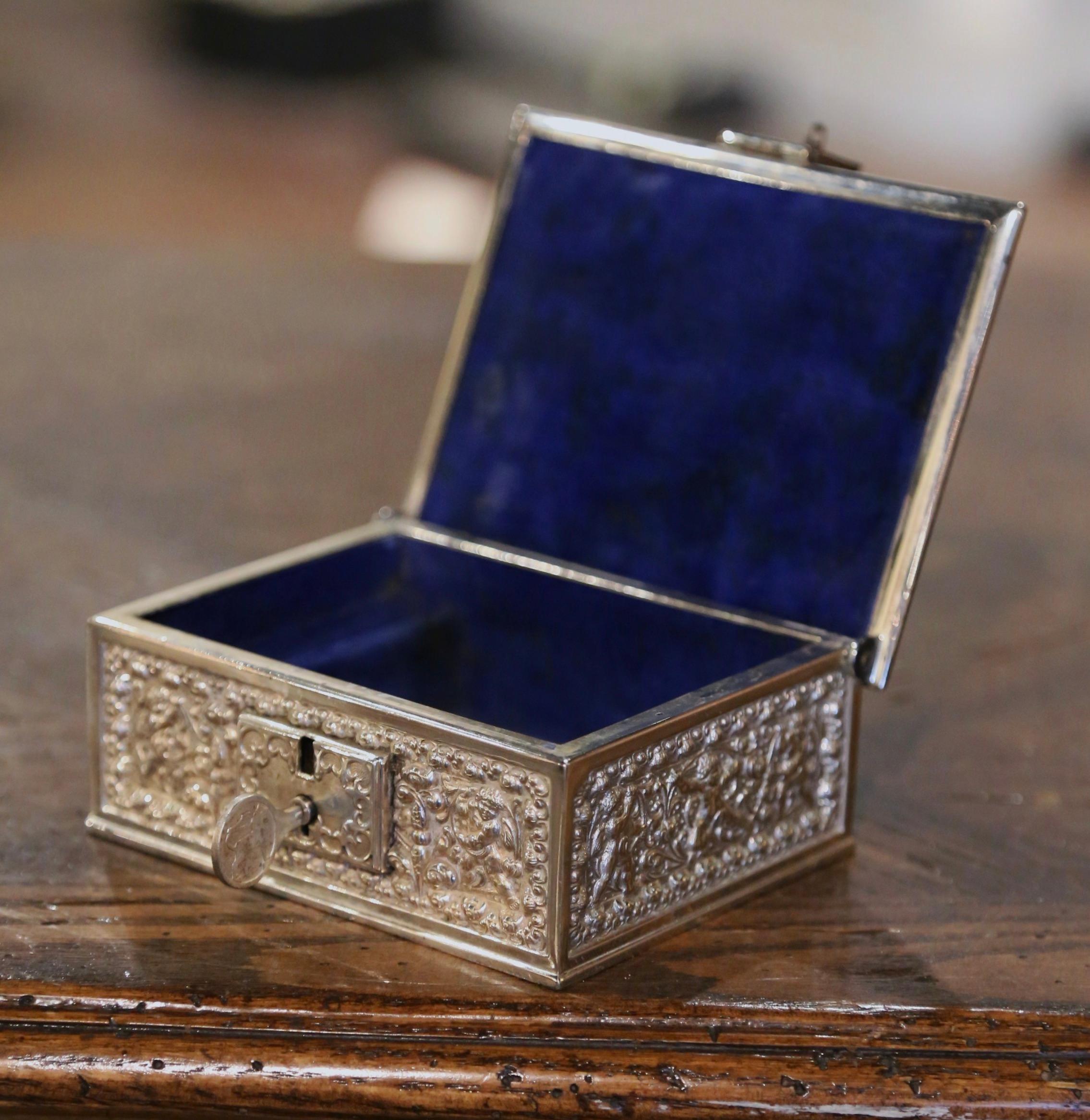 19th Century French Repousse Silver Plated on Copper Jewelry Box For Sale 1