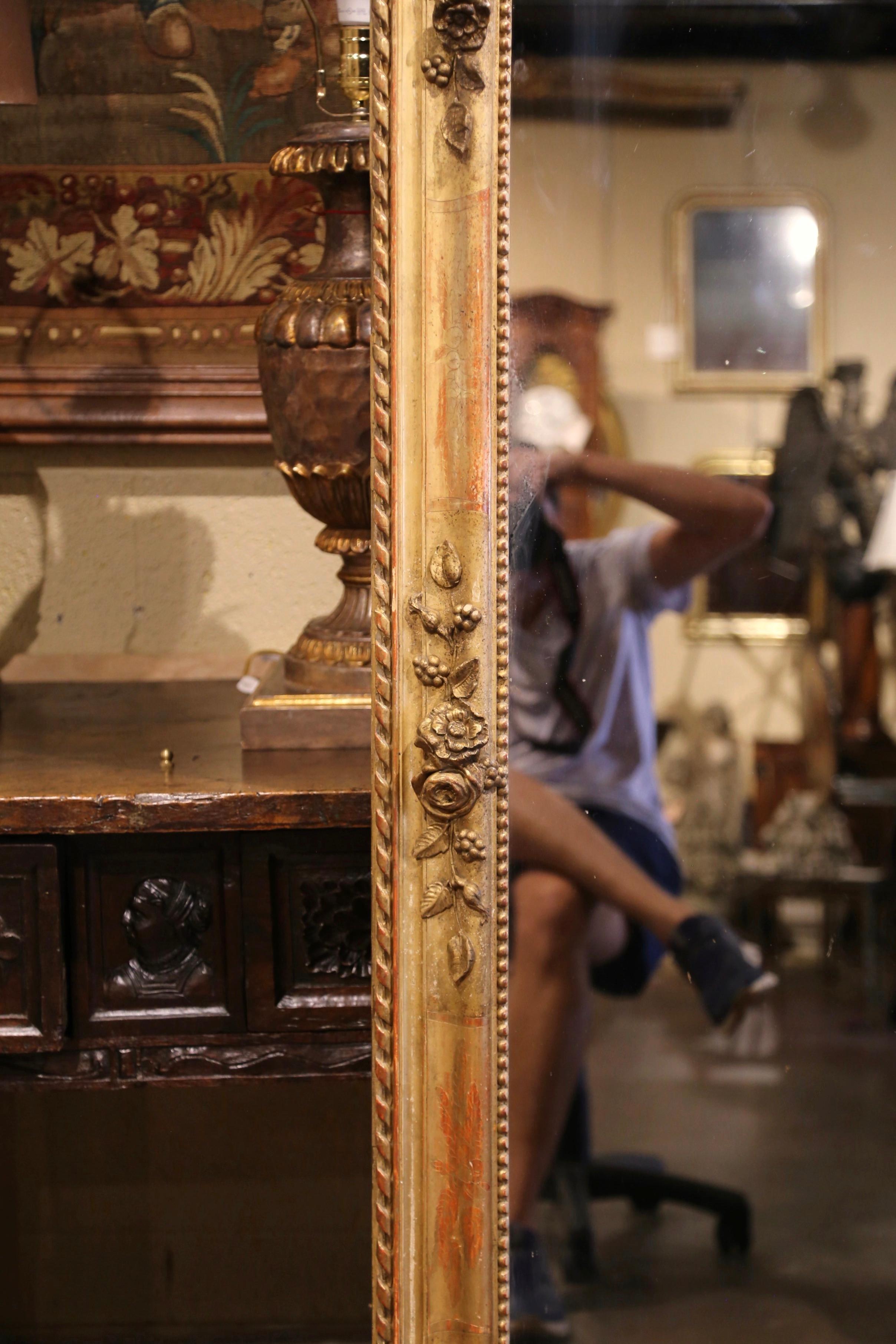 19th Century French Restauration Carved Gilt Mirror with Floral & Fruit Motifs In Excellent Condition For Sale In Dallas, TX