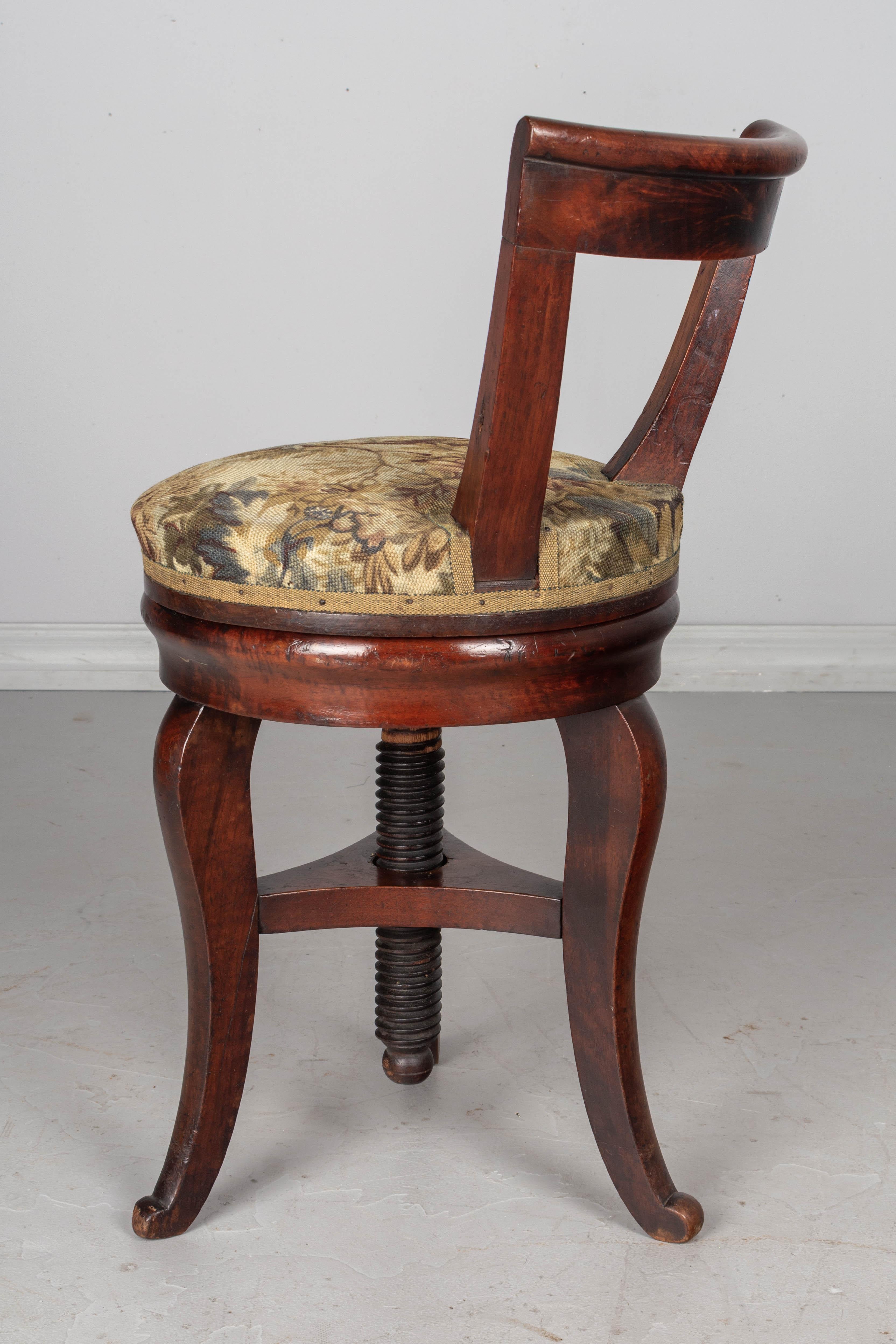 19th Century French Restauration Harpist Swivel Stool In Good Condition In Winter Park, FL