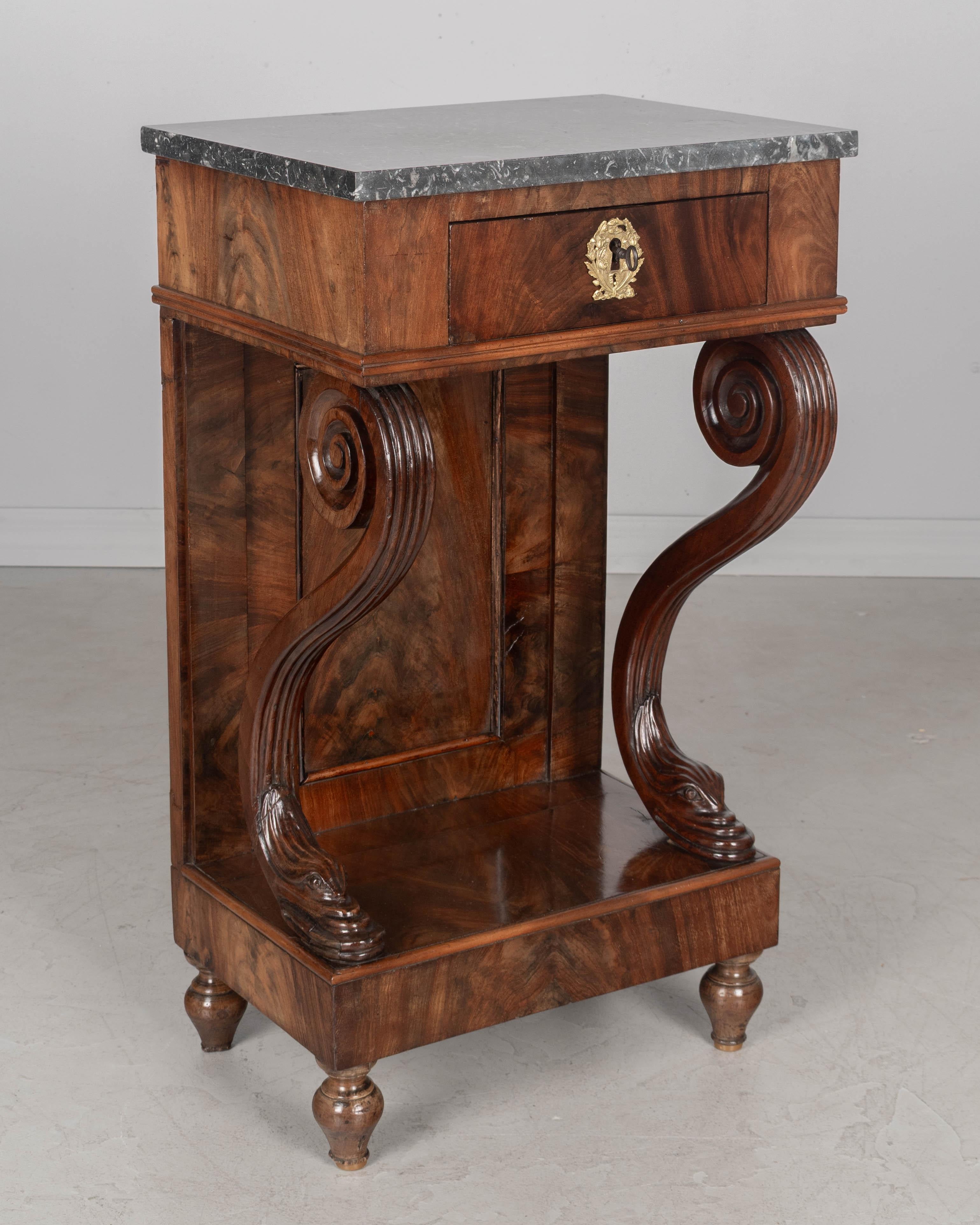 Francese Console in mogano di restauro francese del XIX secolo in vendita