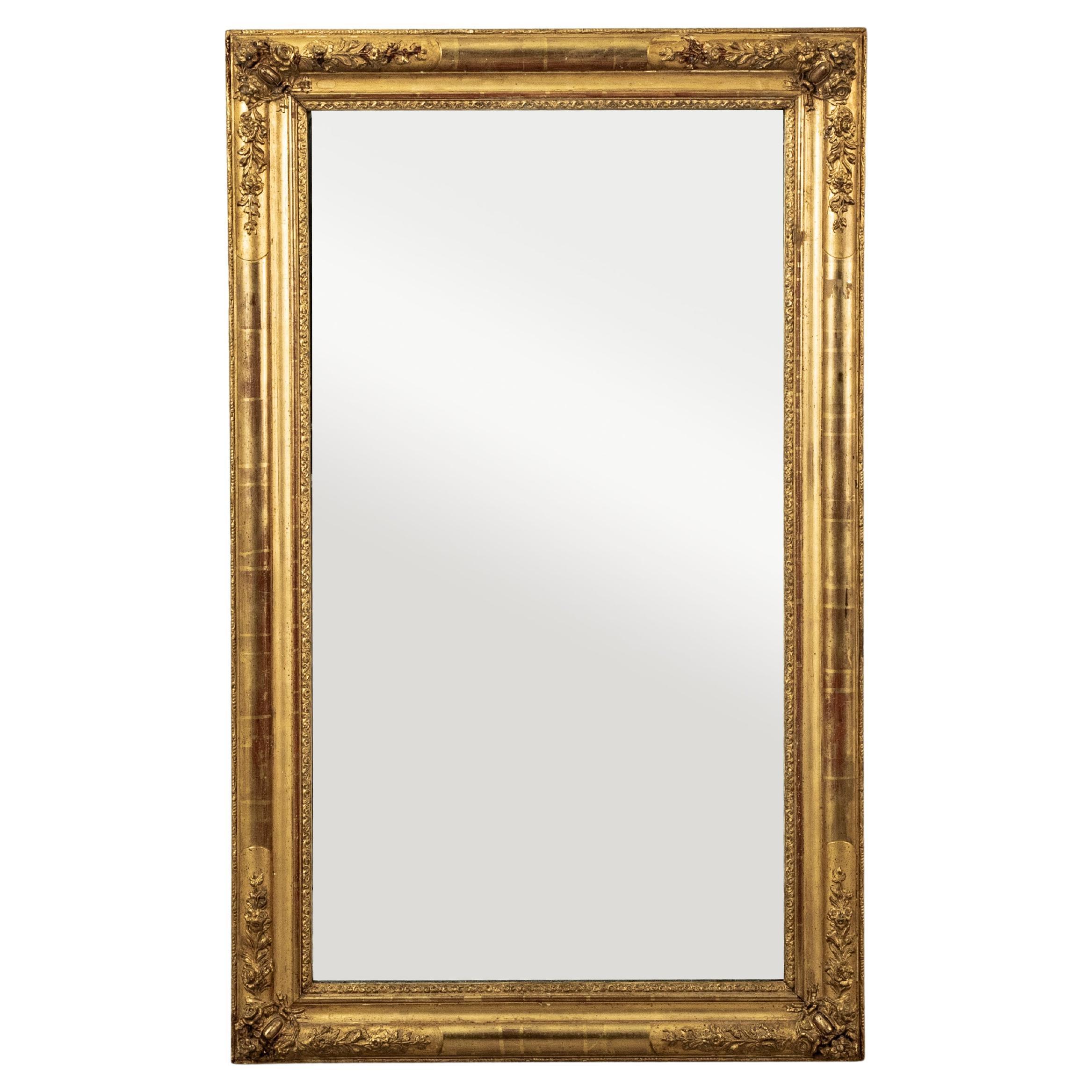 Miroir en bois doré d'époque Restauration française du 19ème siècle, verre au mercure, 30-in W en vente