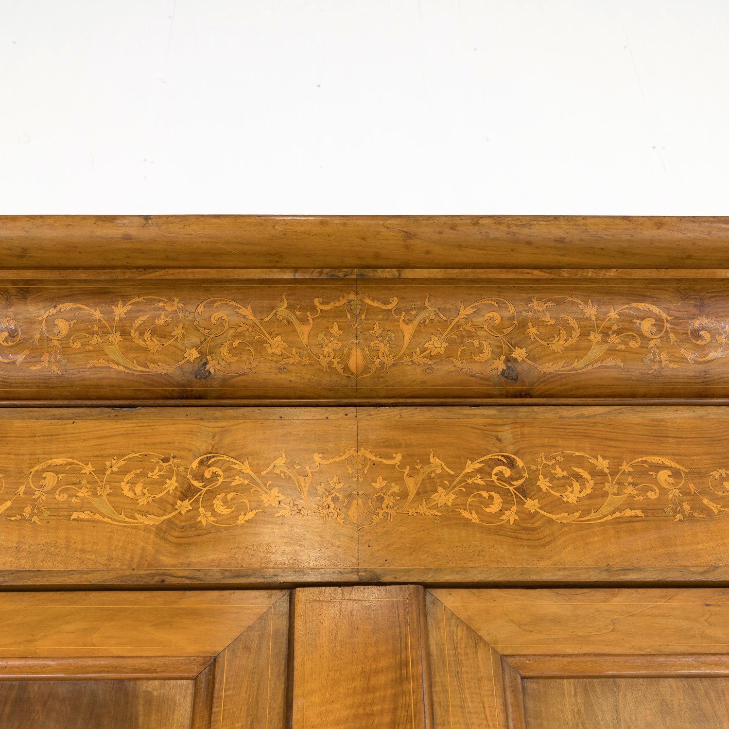 19th Century French Restauration Period Walnut Armoire with Fruitwood Marquetry For Sale 7