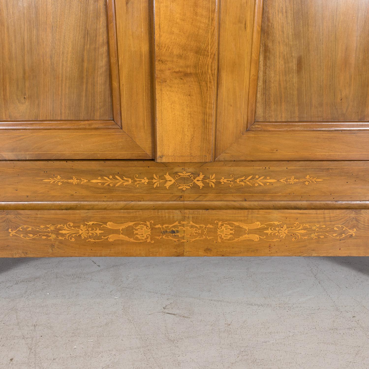 19th Century French Restauration Period Walnut Armoire with Fruitwood Marquetry For Sale 11