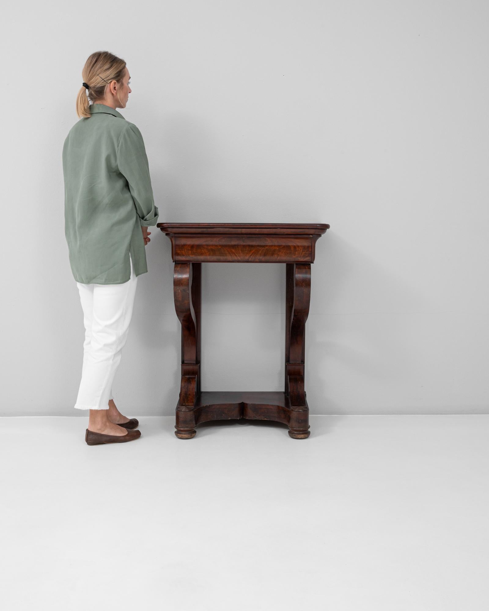 Mesa Consola de Madera de Restauración Francesa del Siglo XIX en Pátina Original en Bueno estado para la venta en High Point, NC