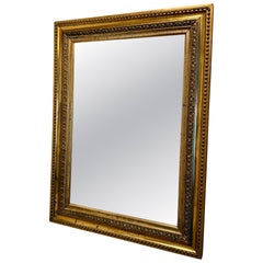 Specchio rococò francese del XIX secolo intagliato a mano e dorato, perle, anni '60 del XIX secolo