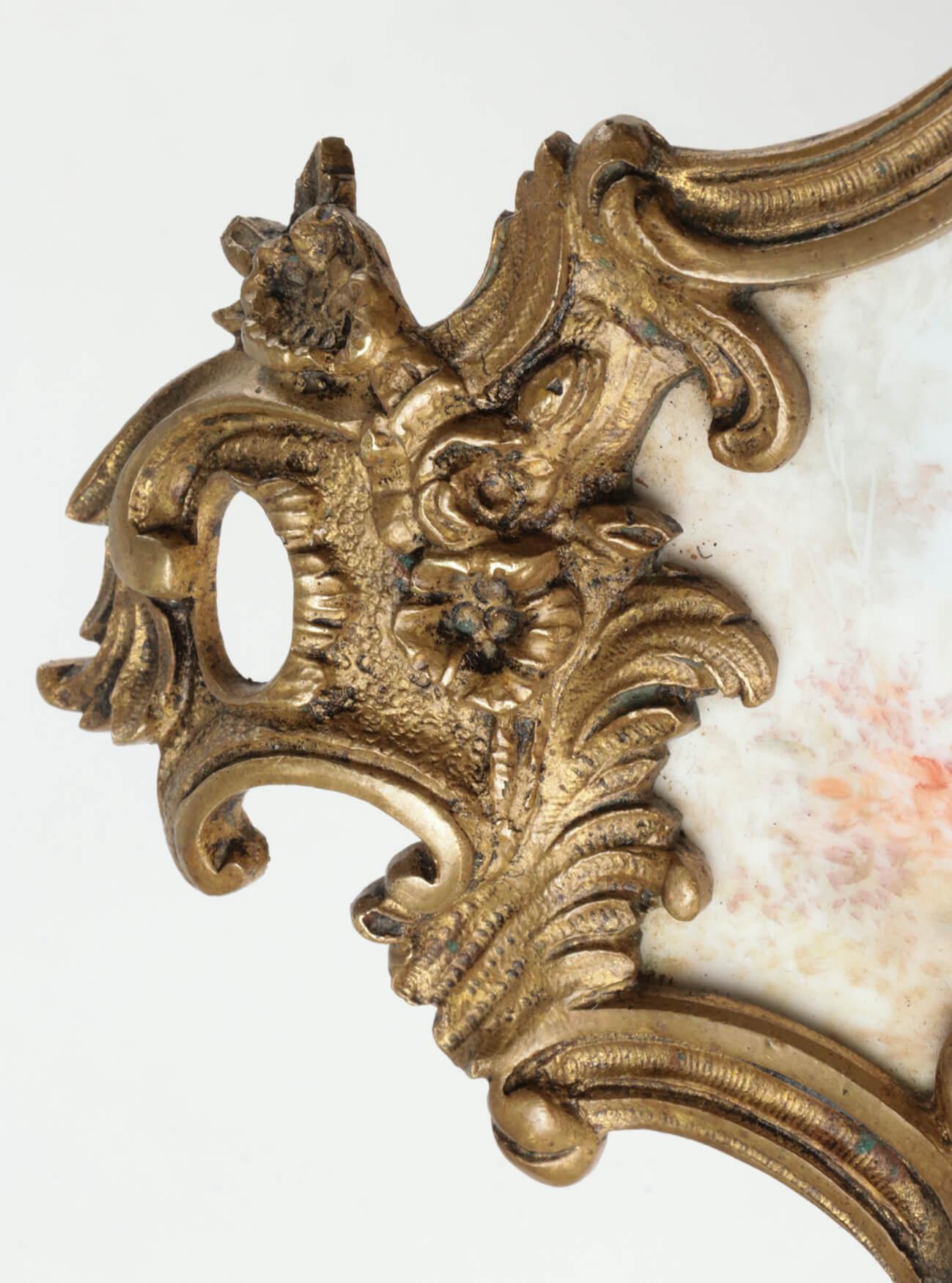 Französische romantische Porzellan- und Bronzeschale aus dem 19. Jahrhundert, signiert mil im Angebot 6
