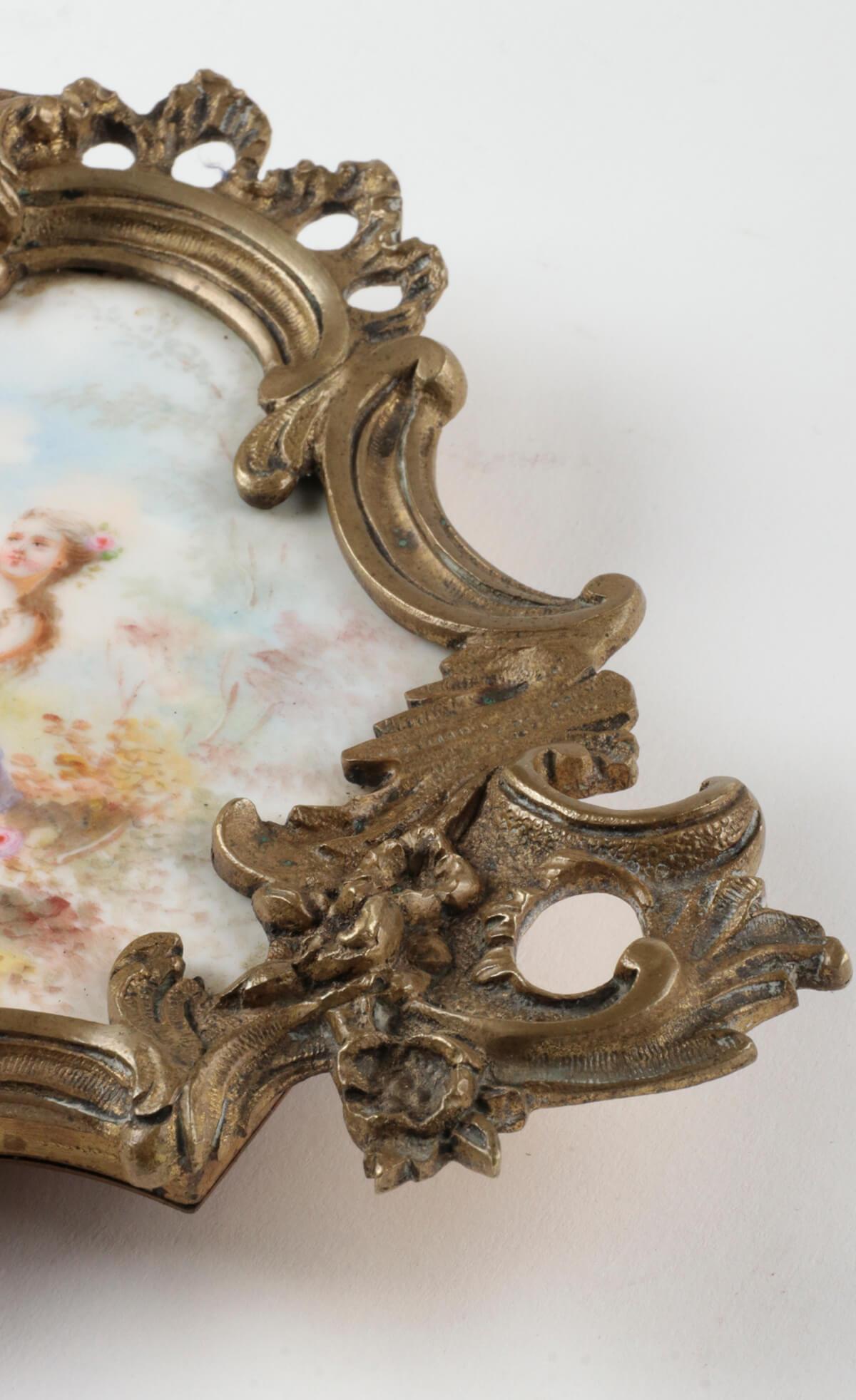 Französische romantische Porzellan- und Bronzeschale aus dem 19. Jahrhundert, signiert mil im Angebot 10