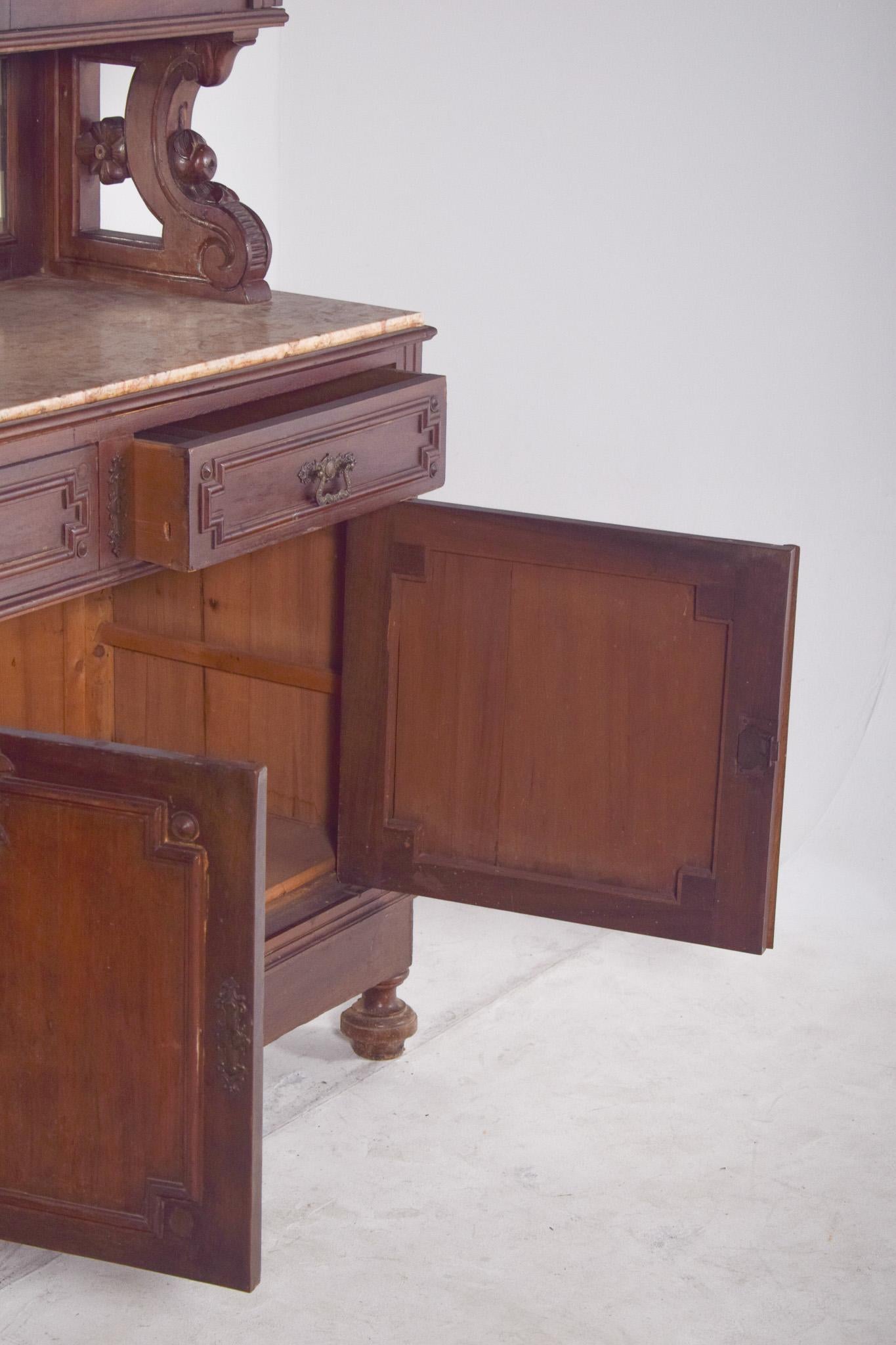 Cabinet à deux corps romantique français du 19e siècle en vente 5