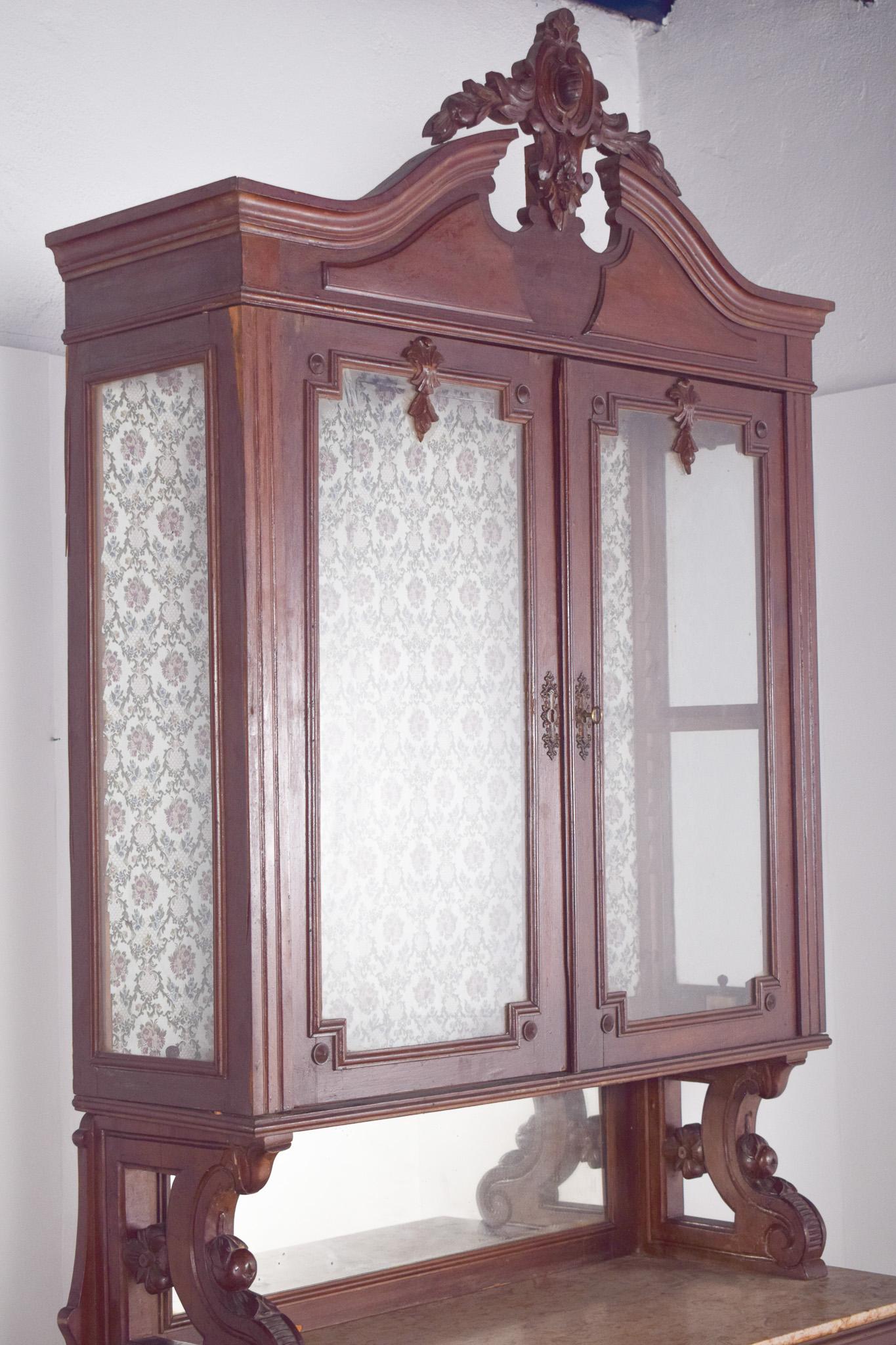 Romantique Cabinet à deux corps romantique français du 19e siècle en vente