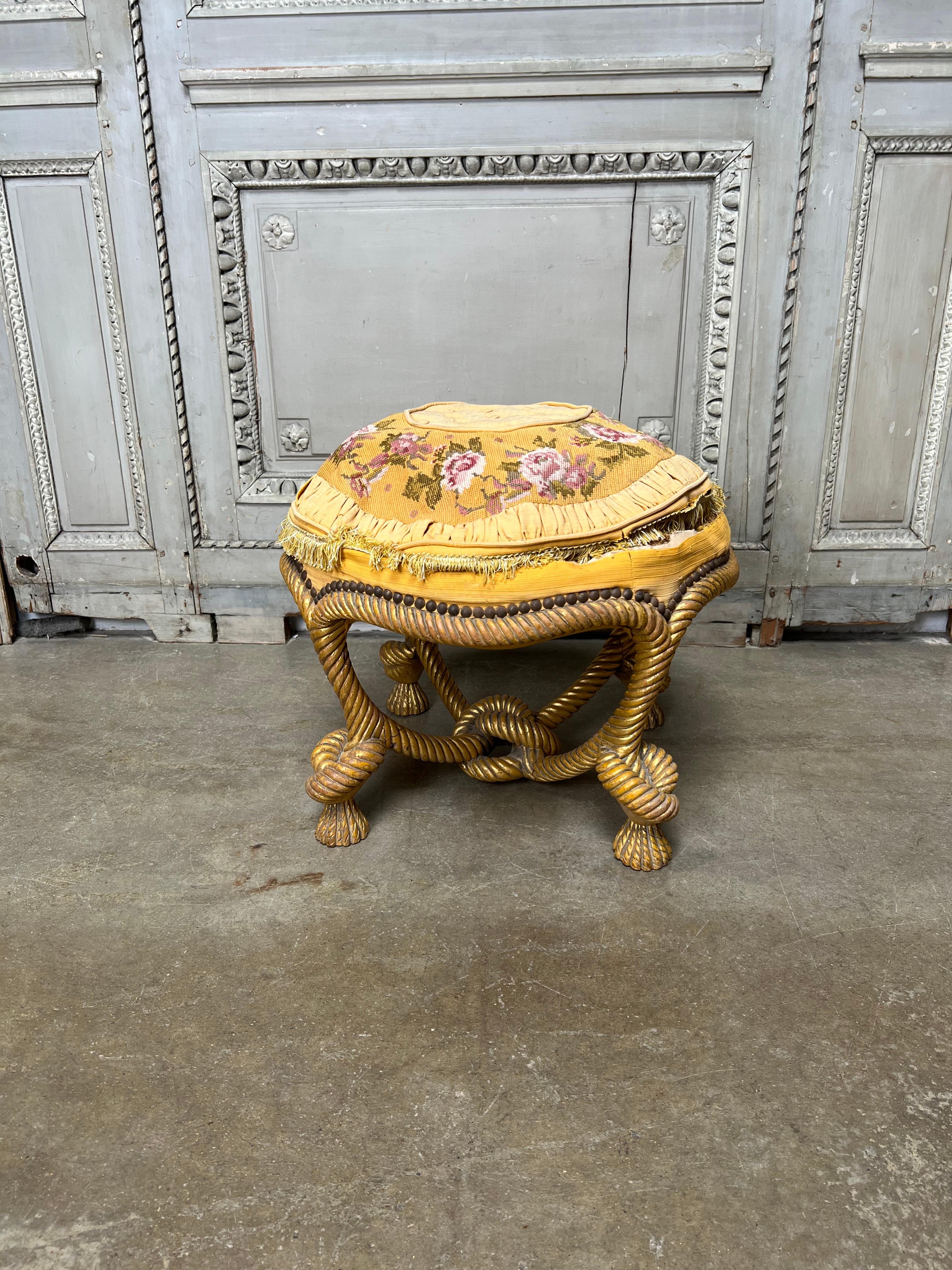 Französischer Seilhocker aus dem 19. Jahrhundert mit vergoldeter Oberfläche im Angebot 2