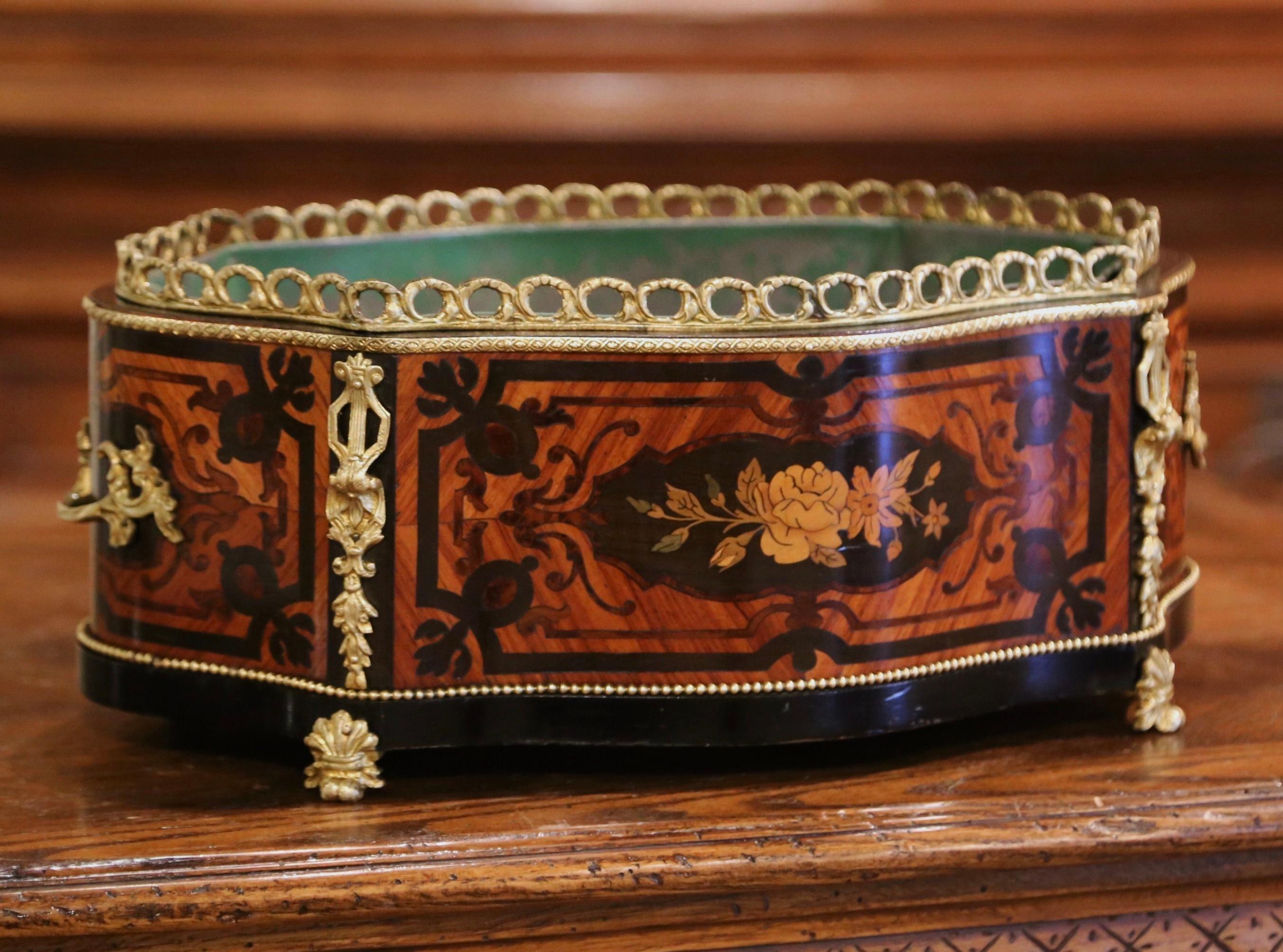19th Century French Rosewood Bombe Jardinière with Marquetry and Bronze Mounts 6