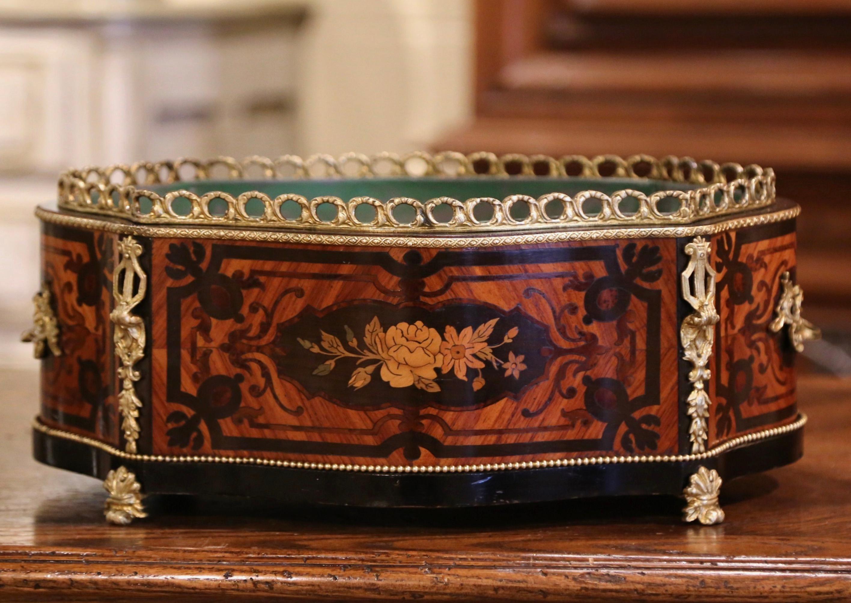 19th Century French Rosewood Bombe Jardinière with Marquetry and Bronze Mounts In Excellent Condition In Dallas, TX