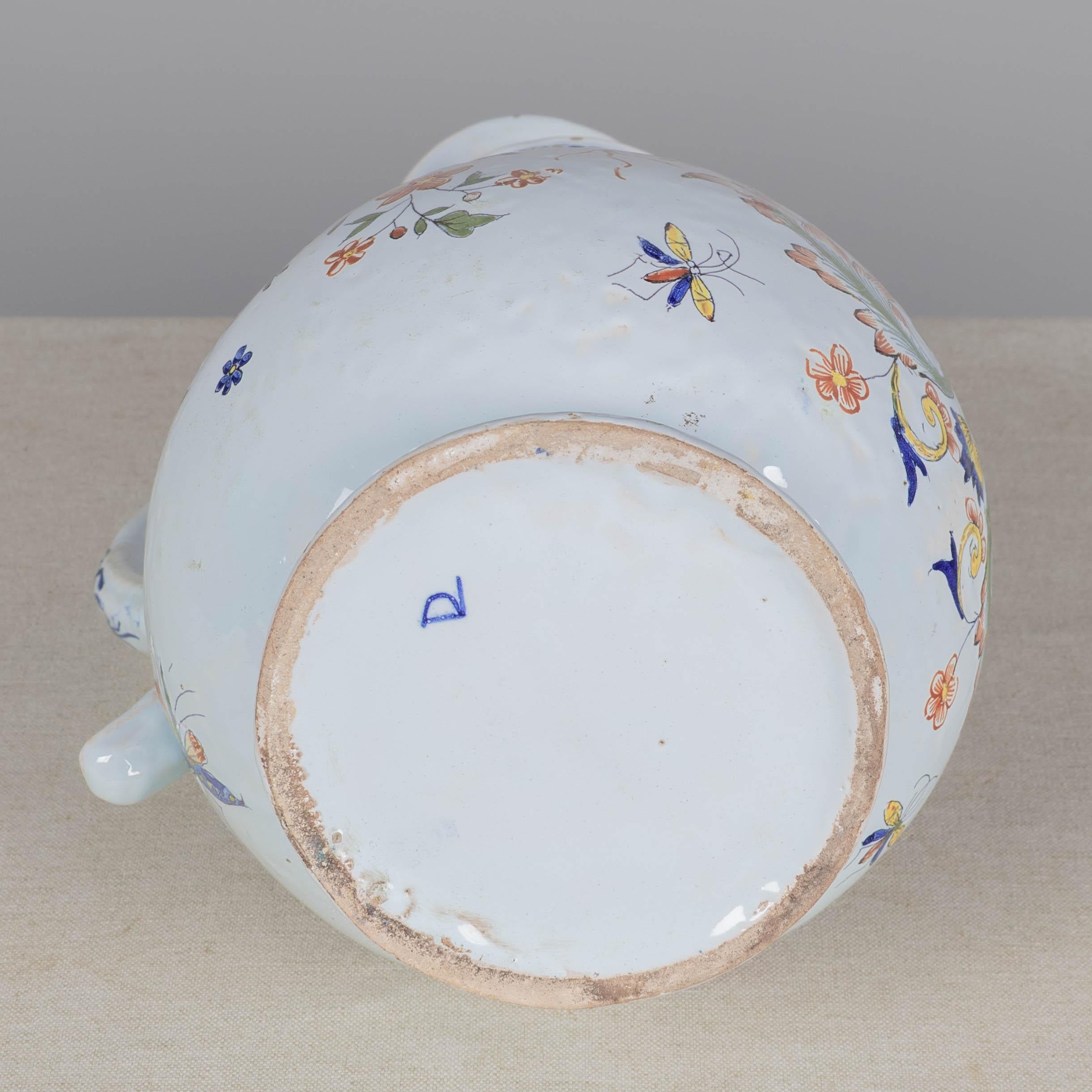 Pichet en faïence de Rouen du 19e siècle en vente 5