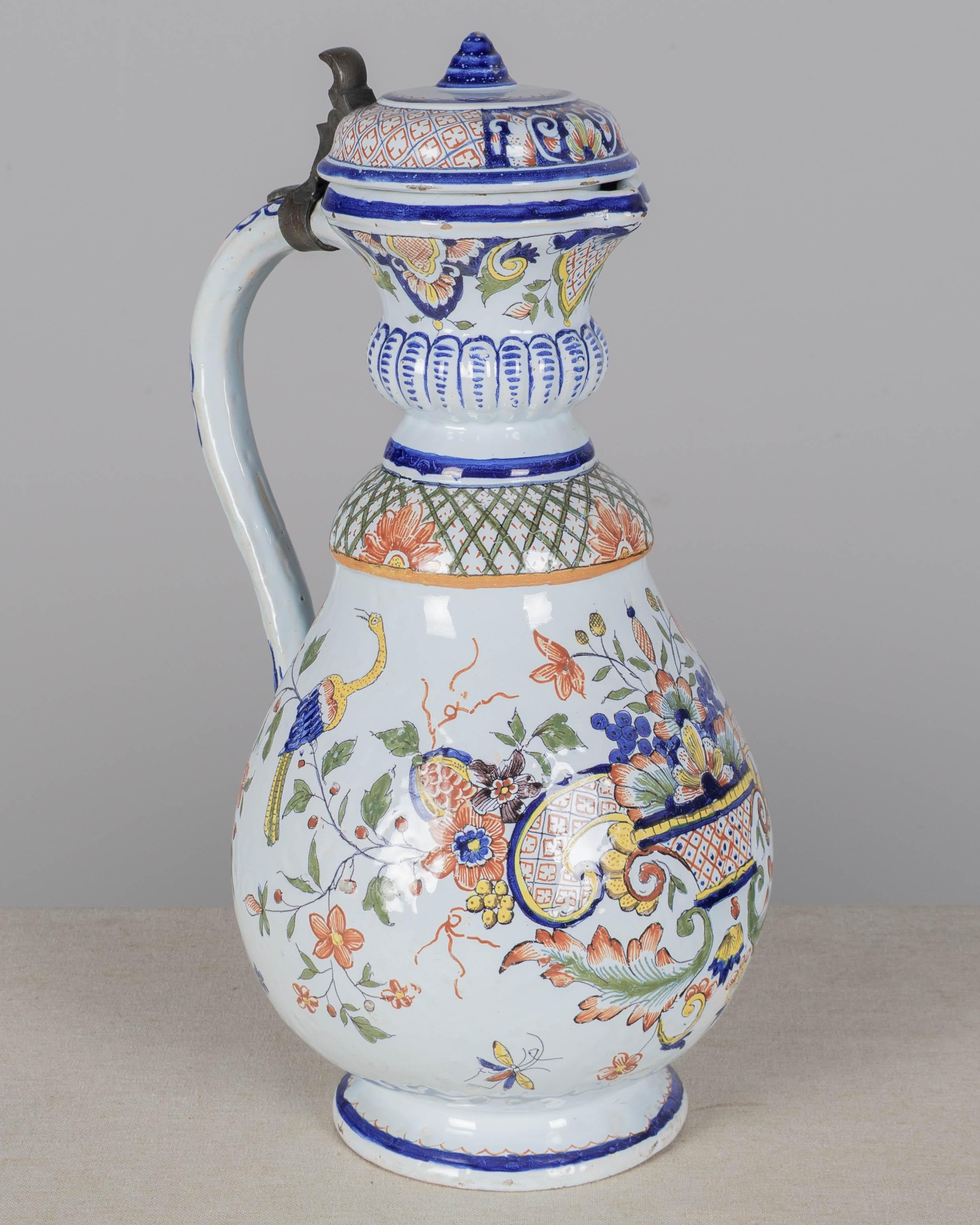 Pichet en faïence de Rouen du 19e siècle Bon état - En vente à Winter Park, FL