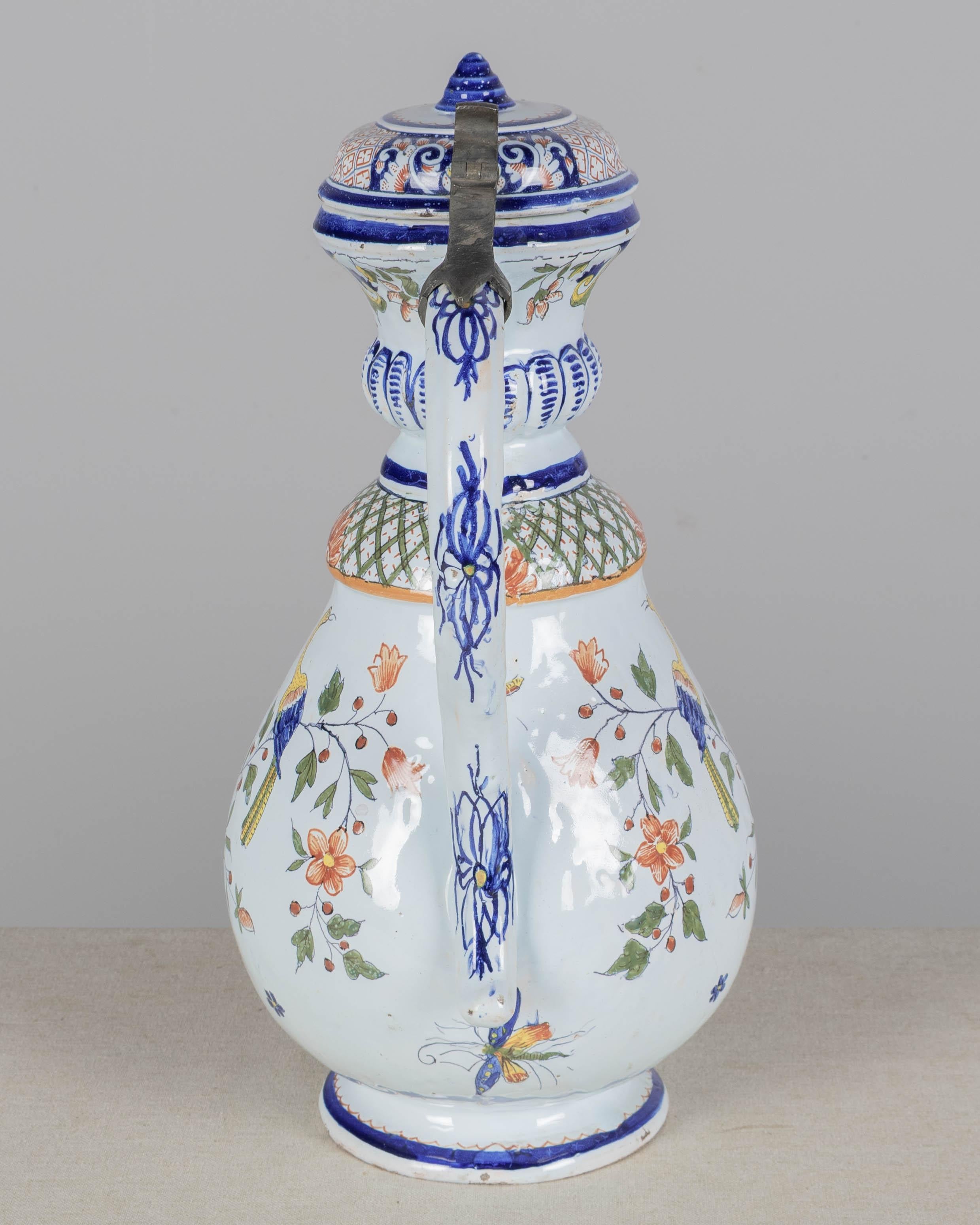 Pichet en faïence de Rouen du 19e siècle en vente 2