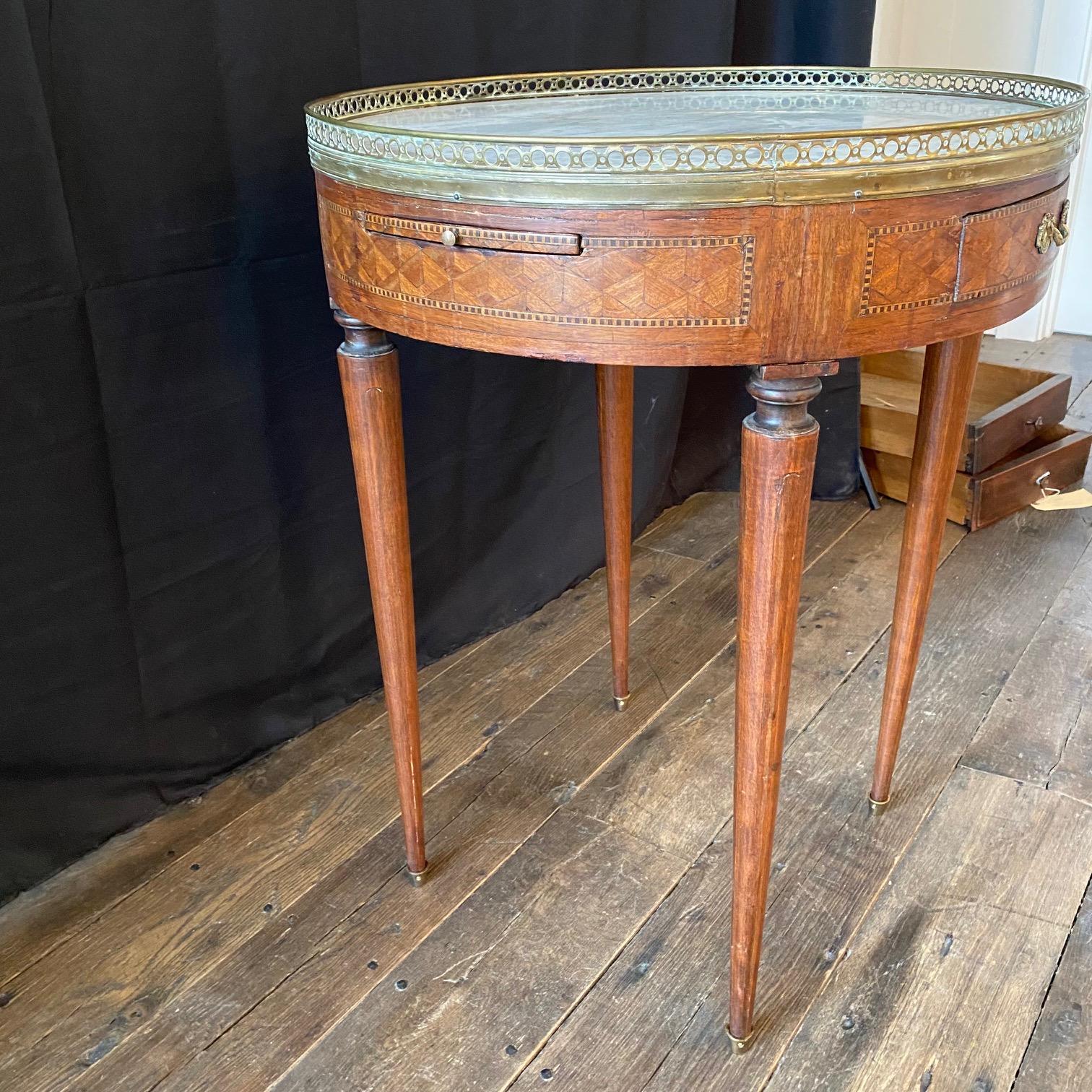 19th Century French Round Carrara Marble Top Bouillotte Side Table For Sale 2