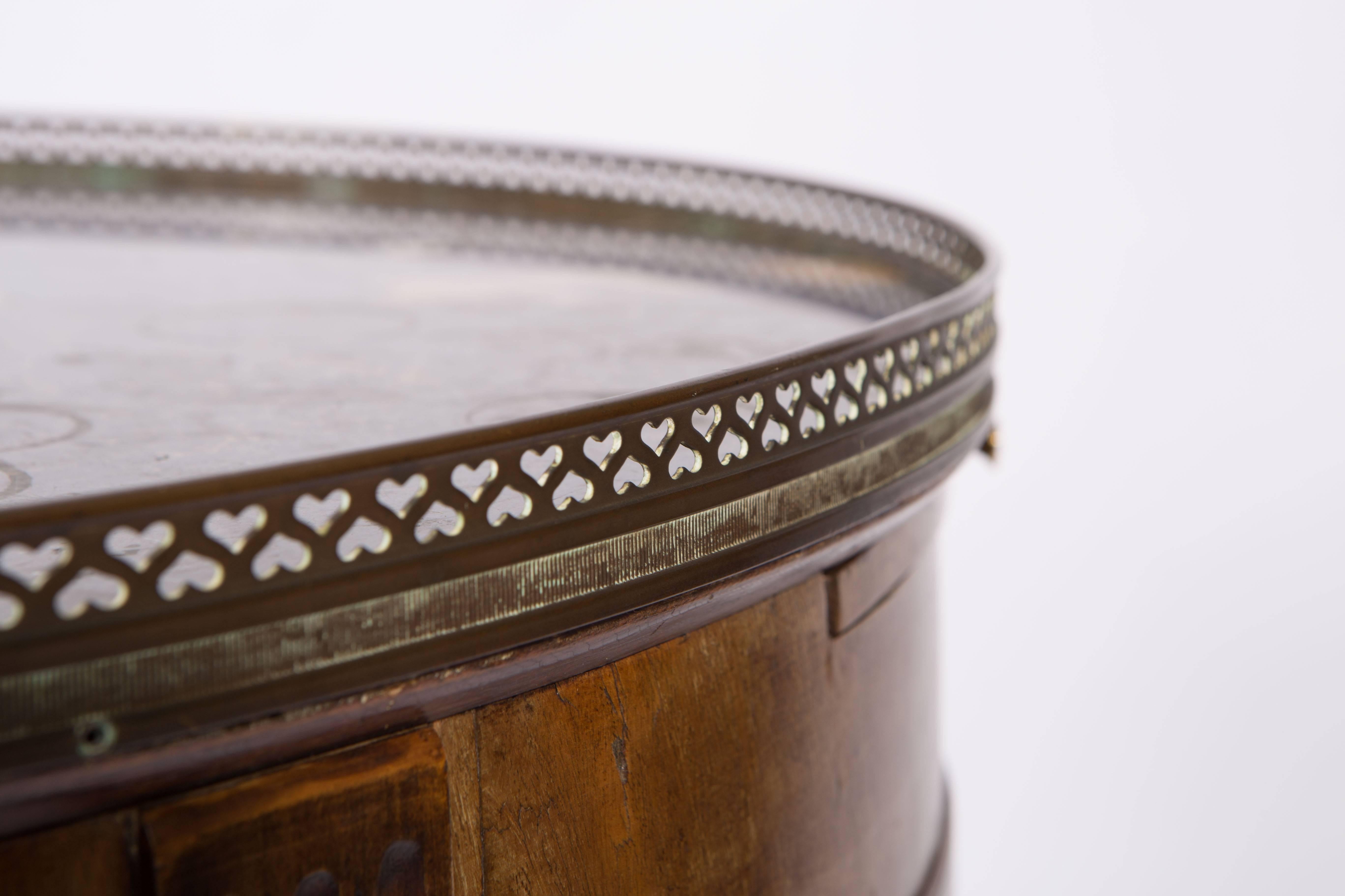 19th Century French Round Mahogany Side Table with Marble Top 7